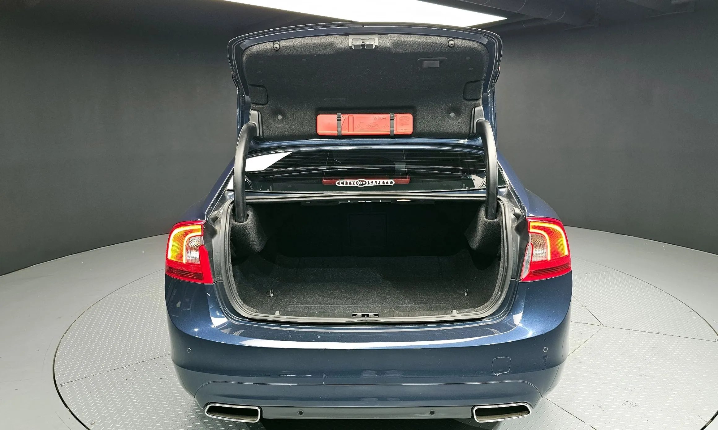 Volvo S60 превью 20