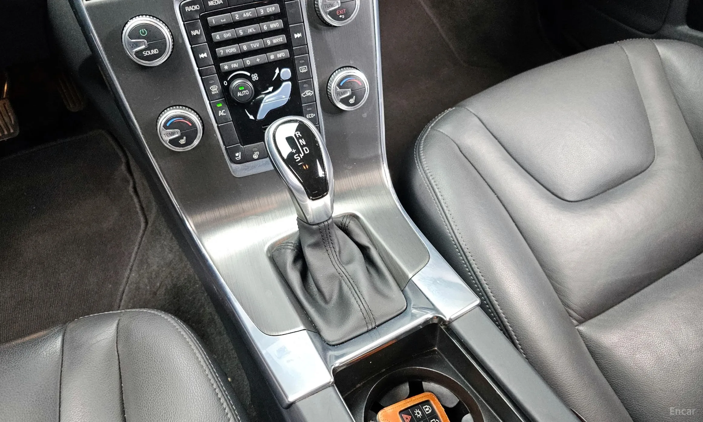 Volvo S60 превью 9