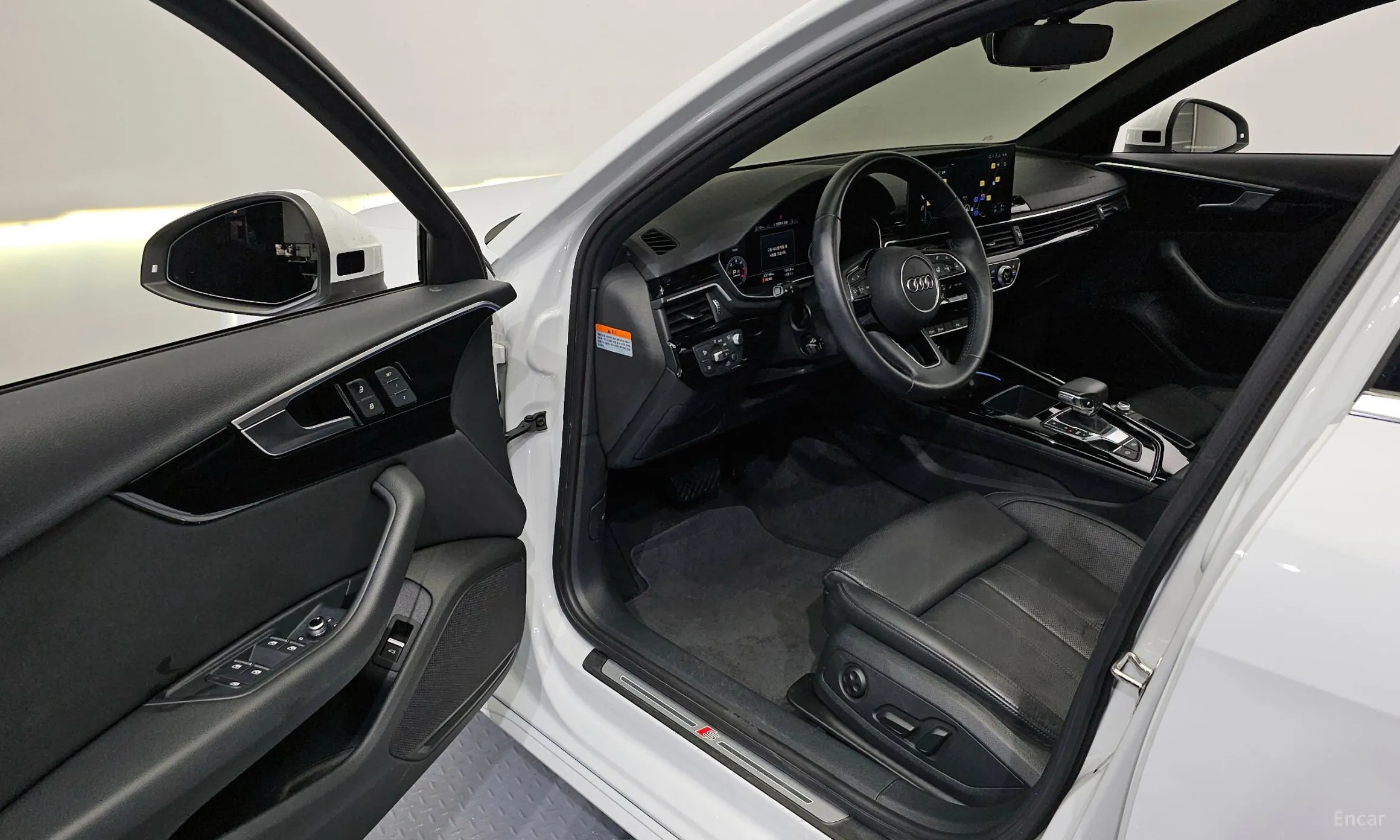 Audi A4 (B9) превью 10