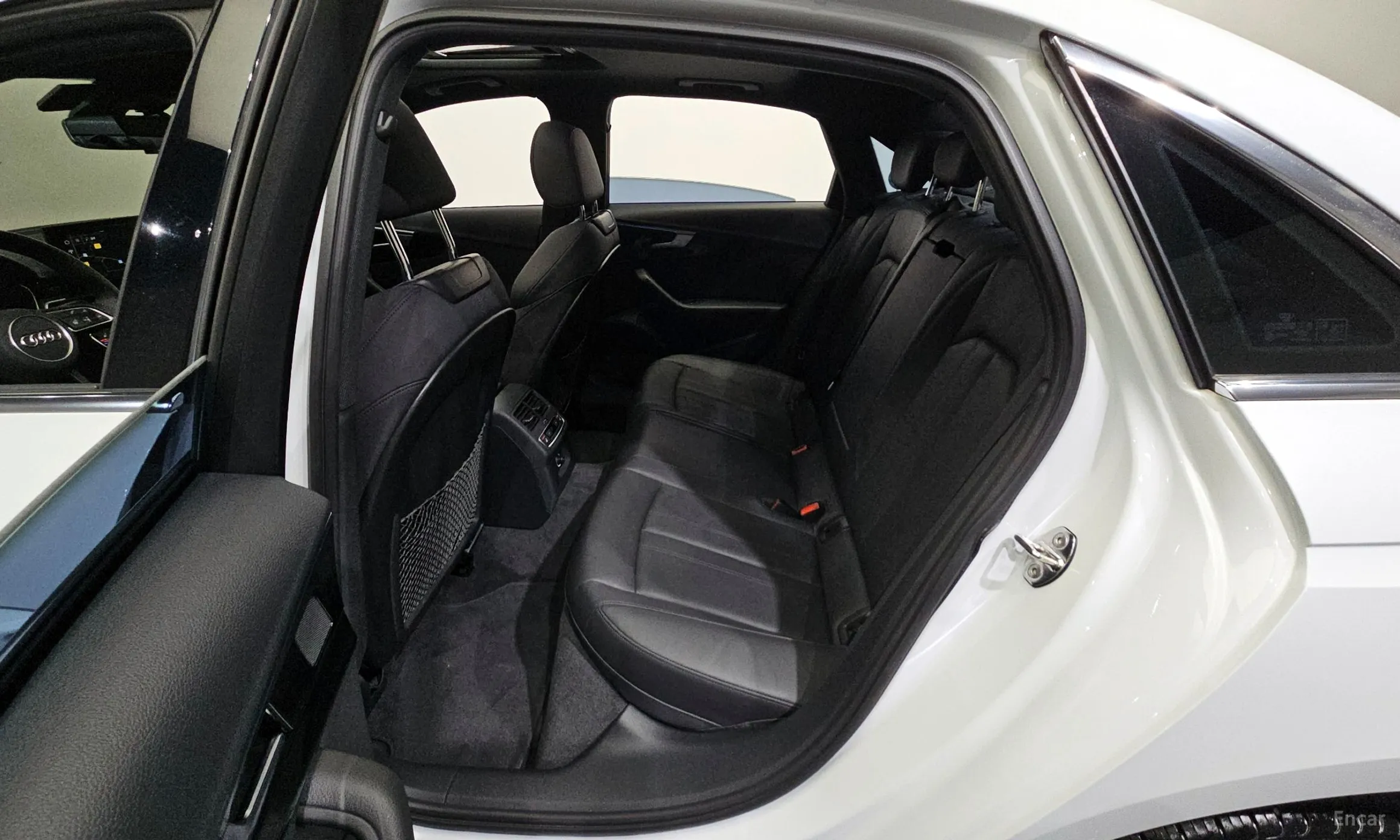 Audi A4 (B9) превью 11