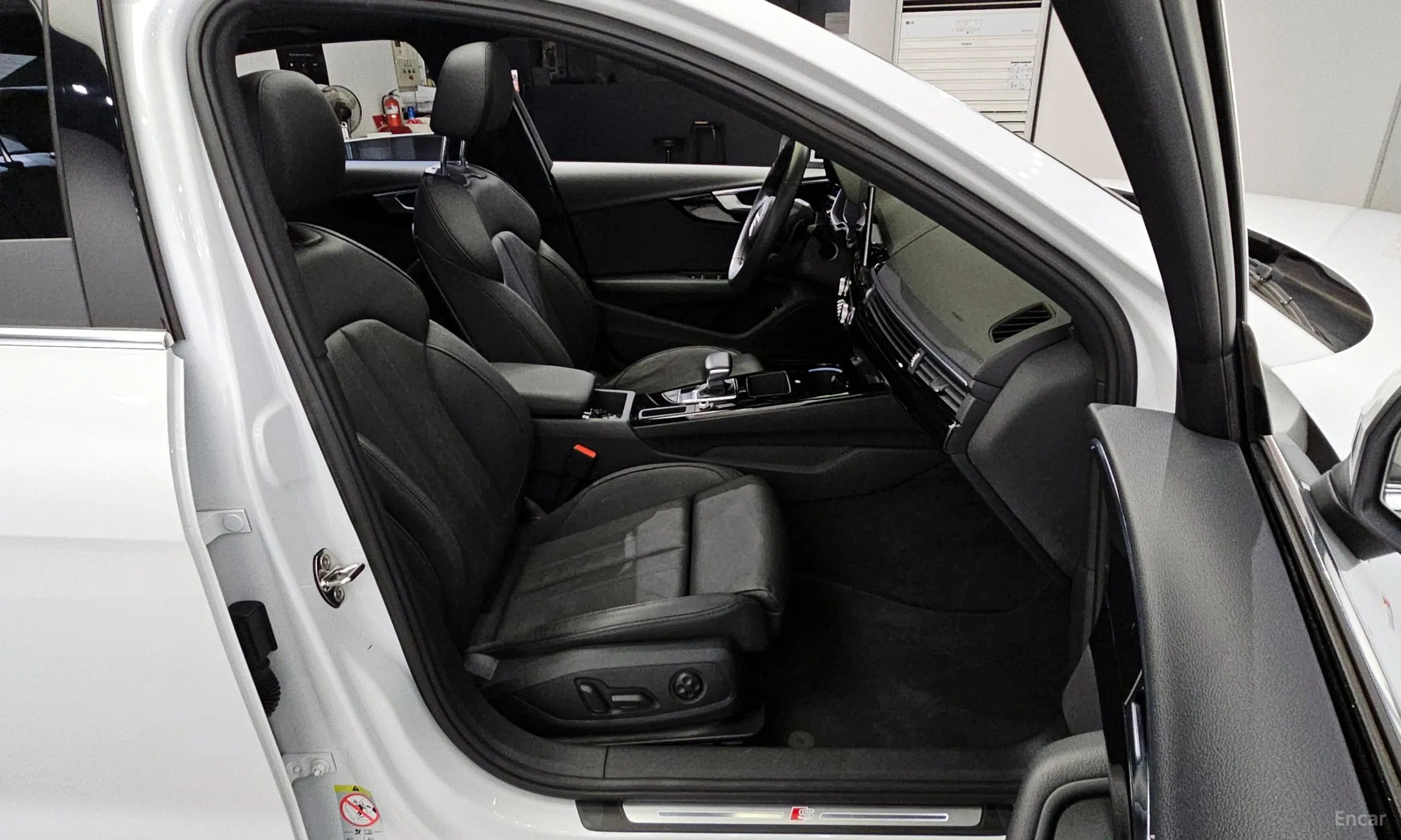 Audi A4 (B9) превью 12