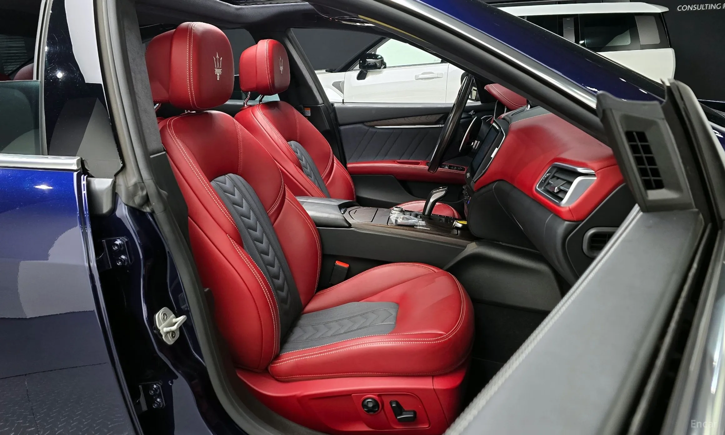 Maserati Ghibli превью 10