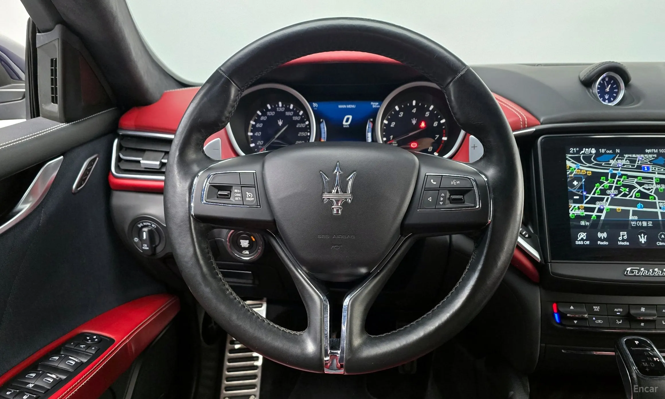 Maserati Ghibli превью 13