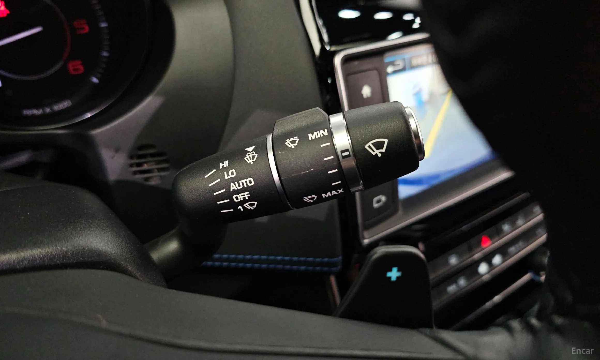 Jaguar XE превью 15