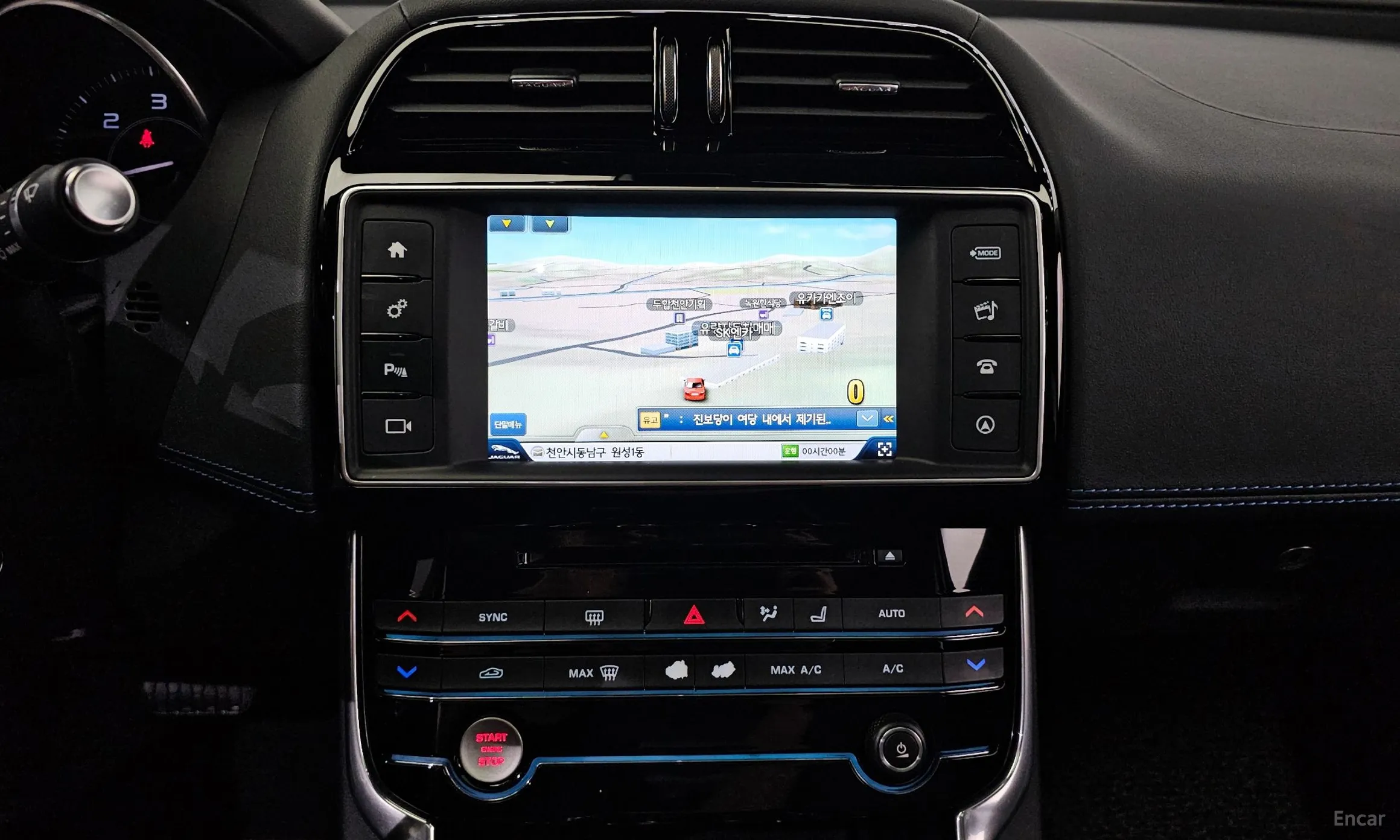 Jaguar XE превью 16