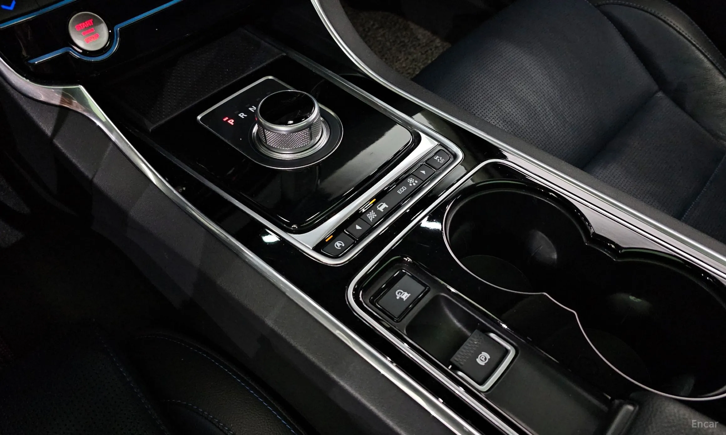 Jaguar XE превью 9