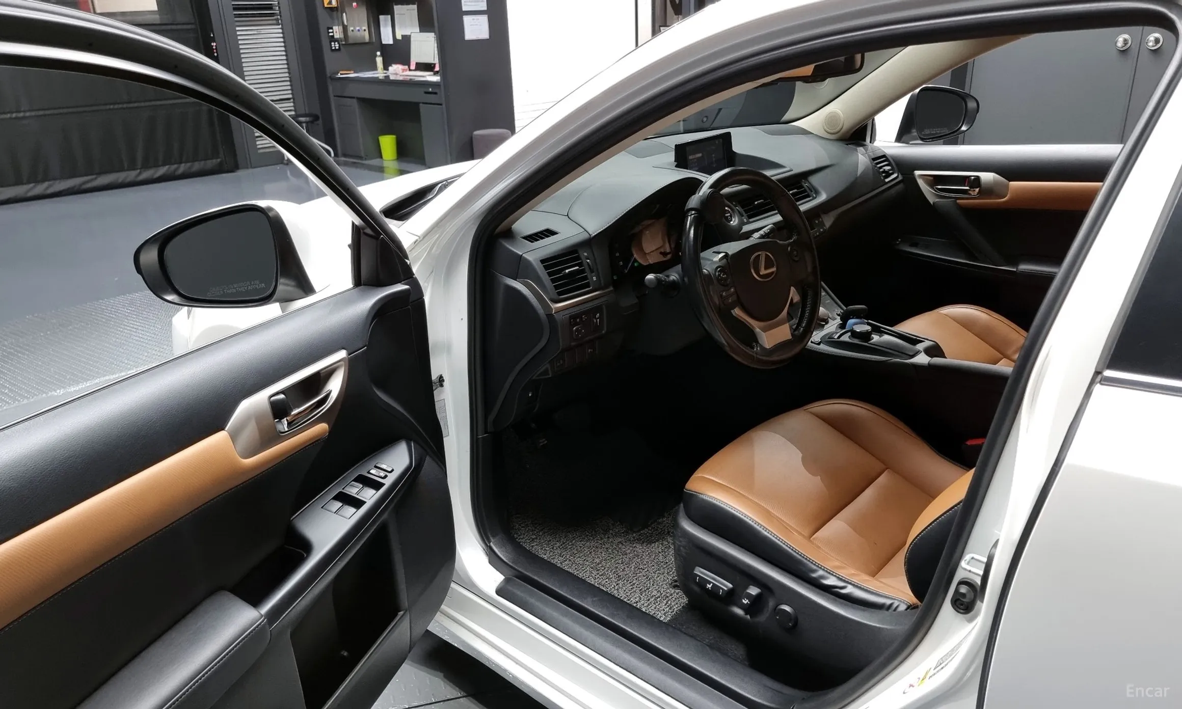 Lexus CT200h превью 10