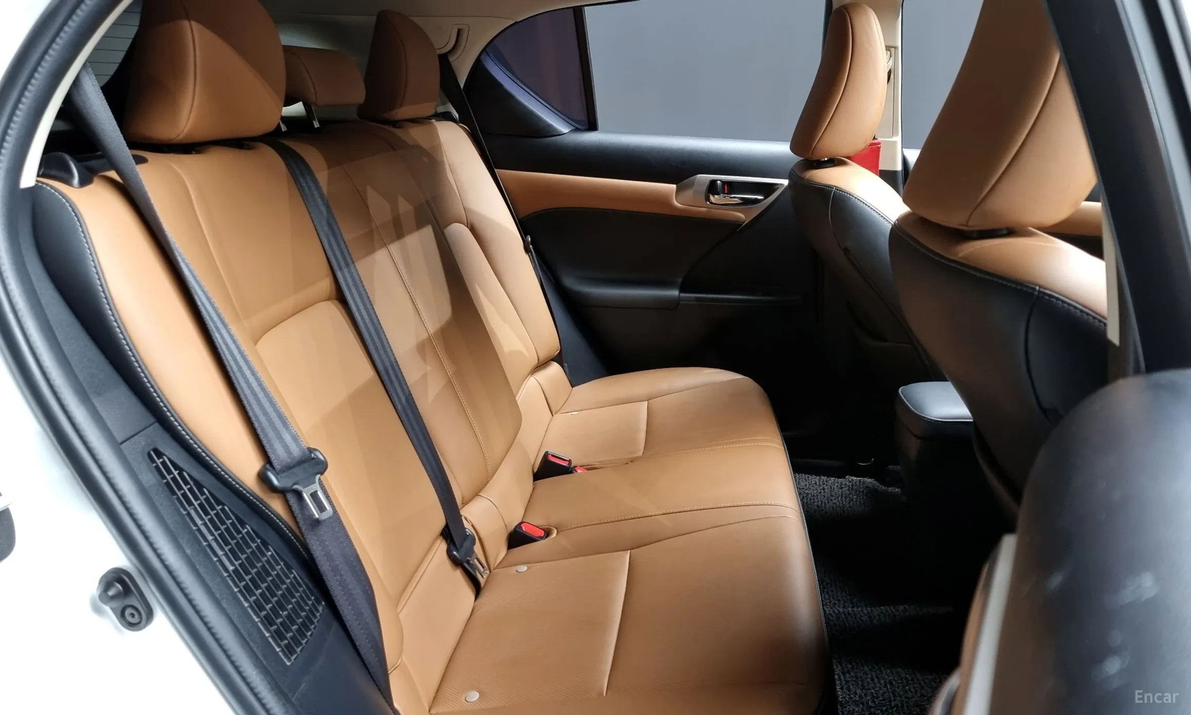 Lexus CT200h превью 12