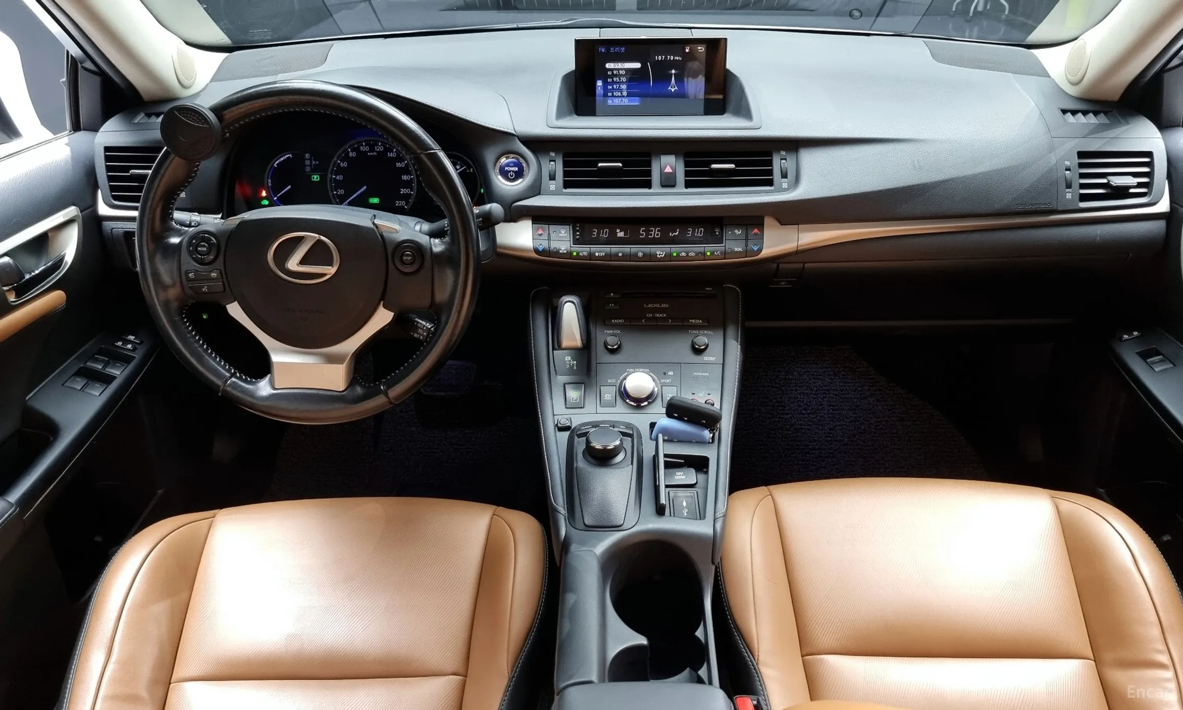 Lexus CT200h превью 7