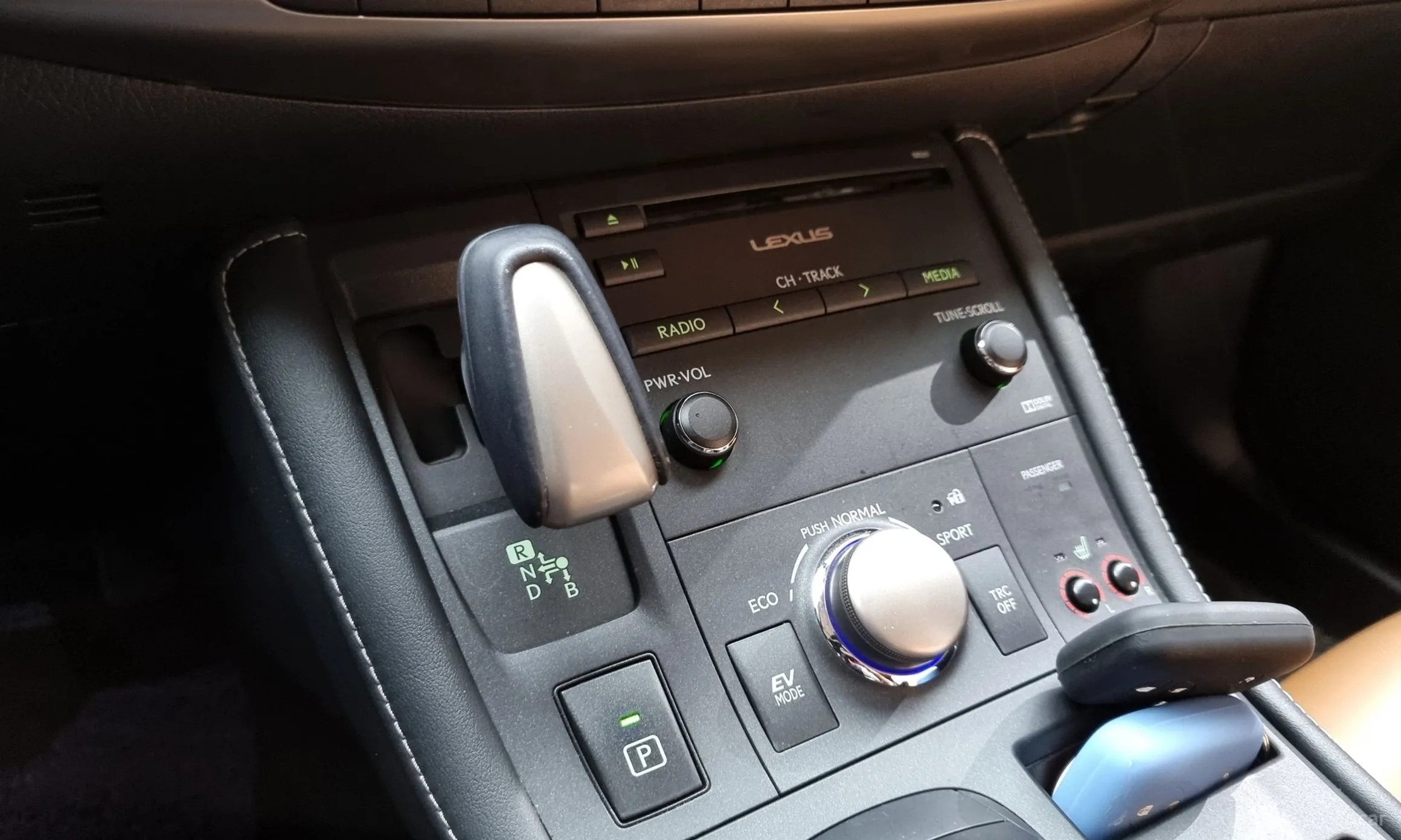 Lexus CT200h превью 9