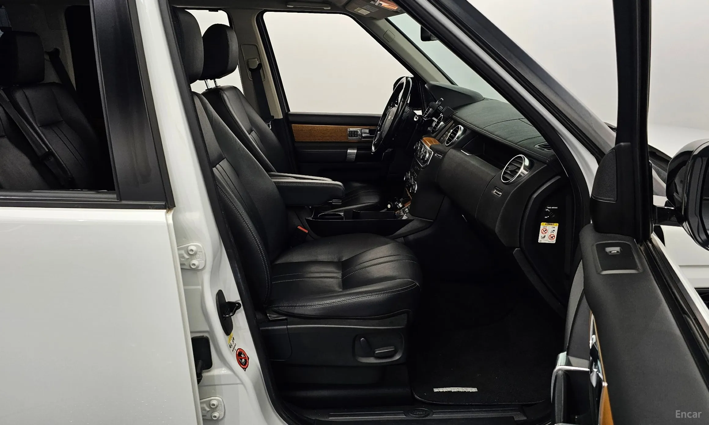 Land Rover Discovery 4 превью 11