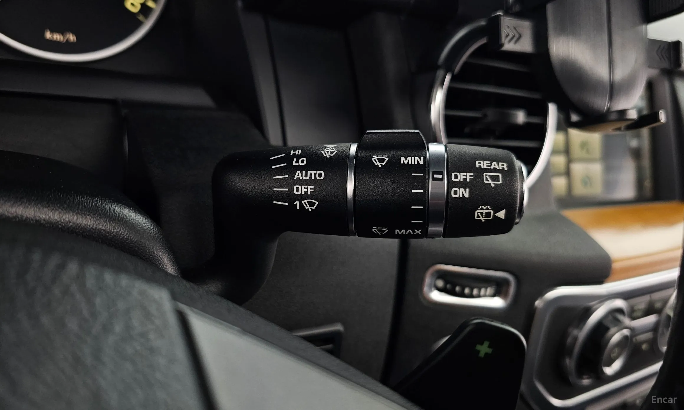 Land Rover Discovery 4 превью 14