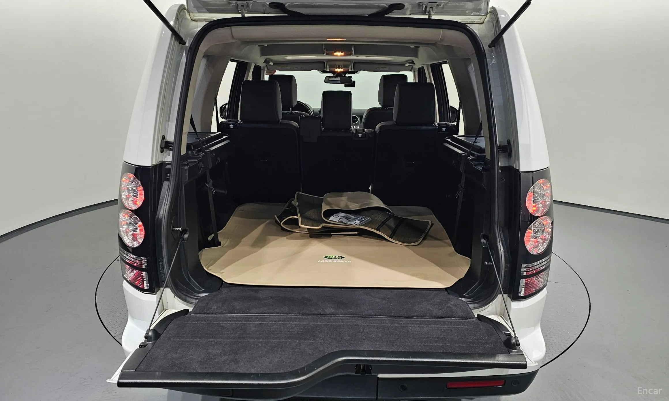 Land Rover Discovery 4 превью 20