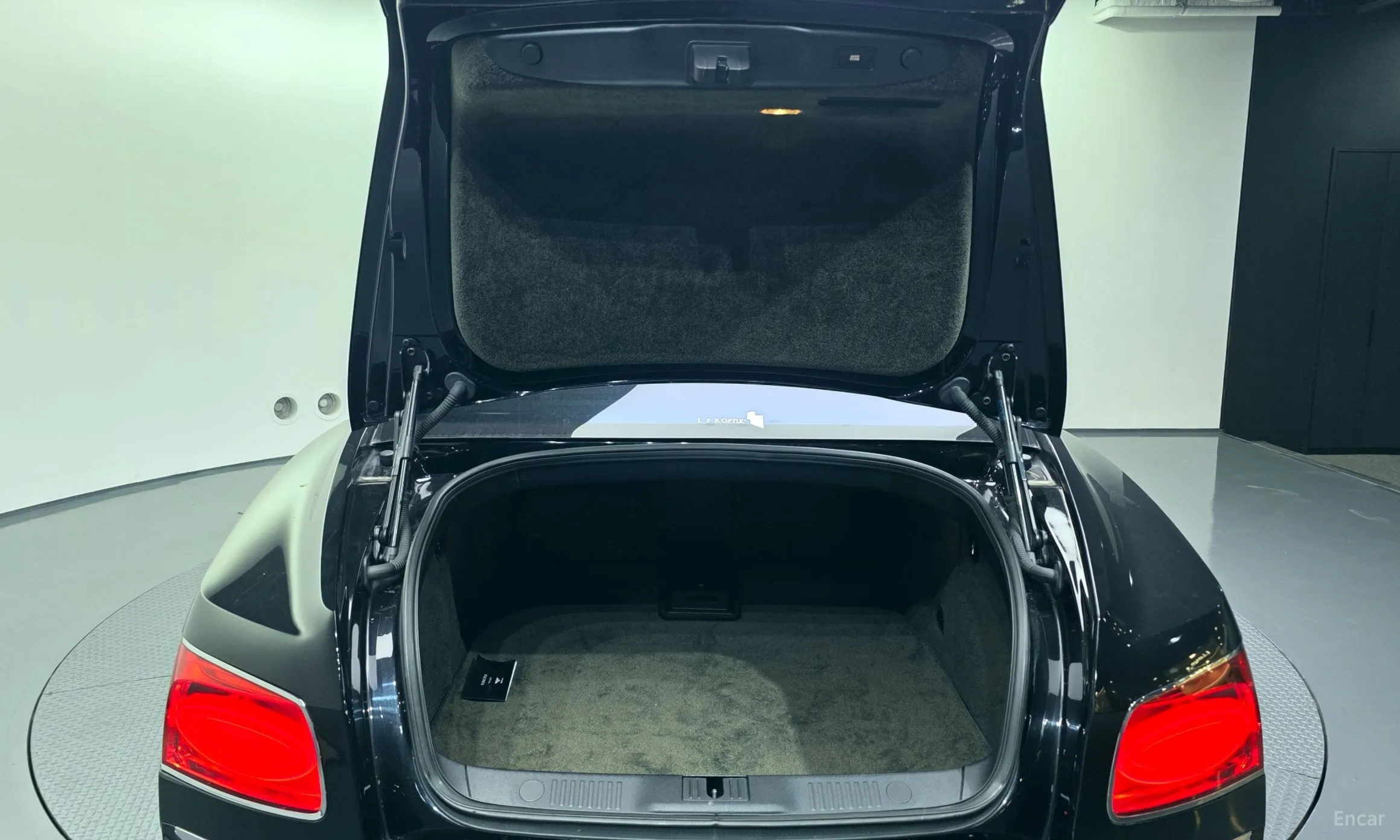Bentley Flying Spur 2nd Generation превью 20