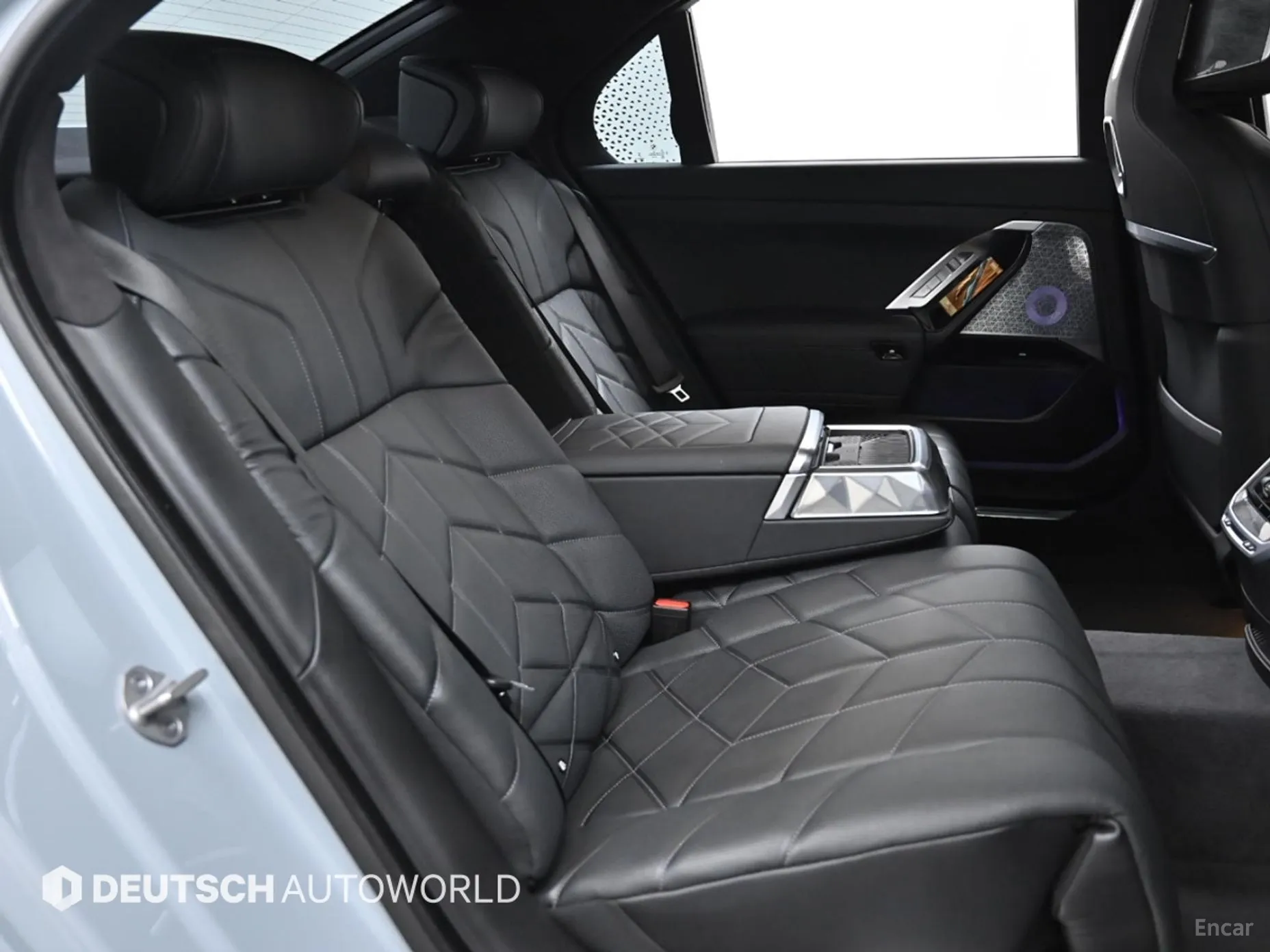 BMW 7 Series (G70) превью 12