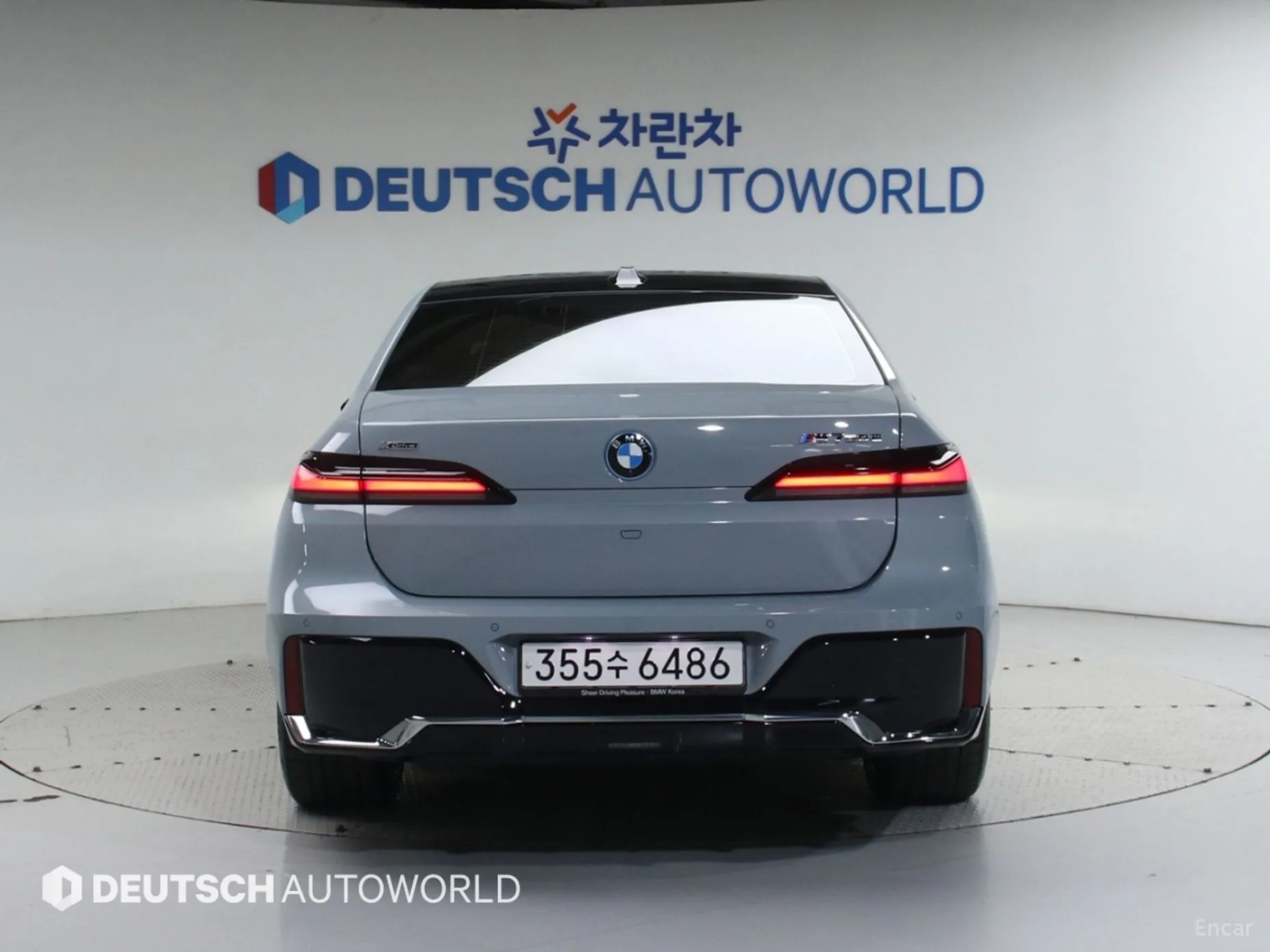 BMW 7 Series (G70) превью 4