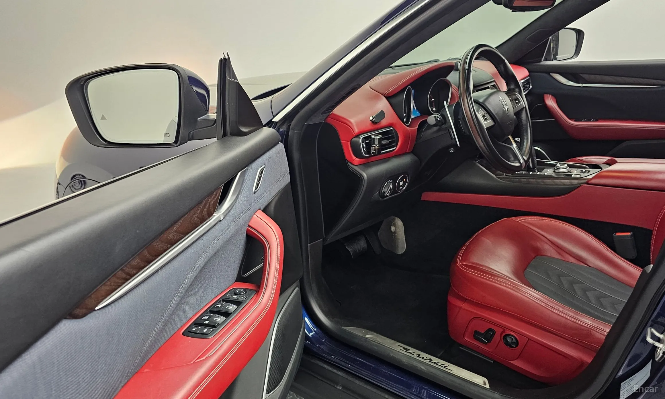 Maserati Levante превью 11