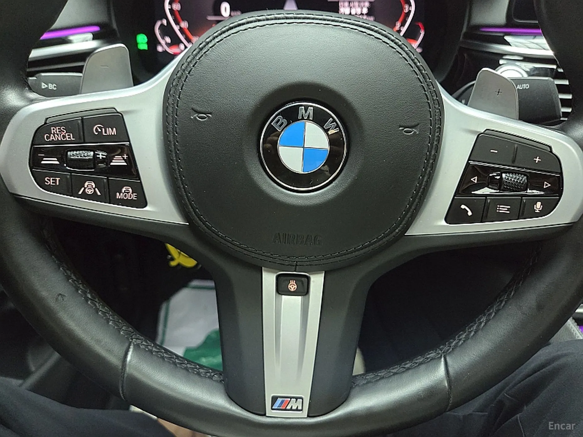 BMW 5 Series (G30) превью 11