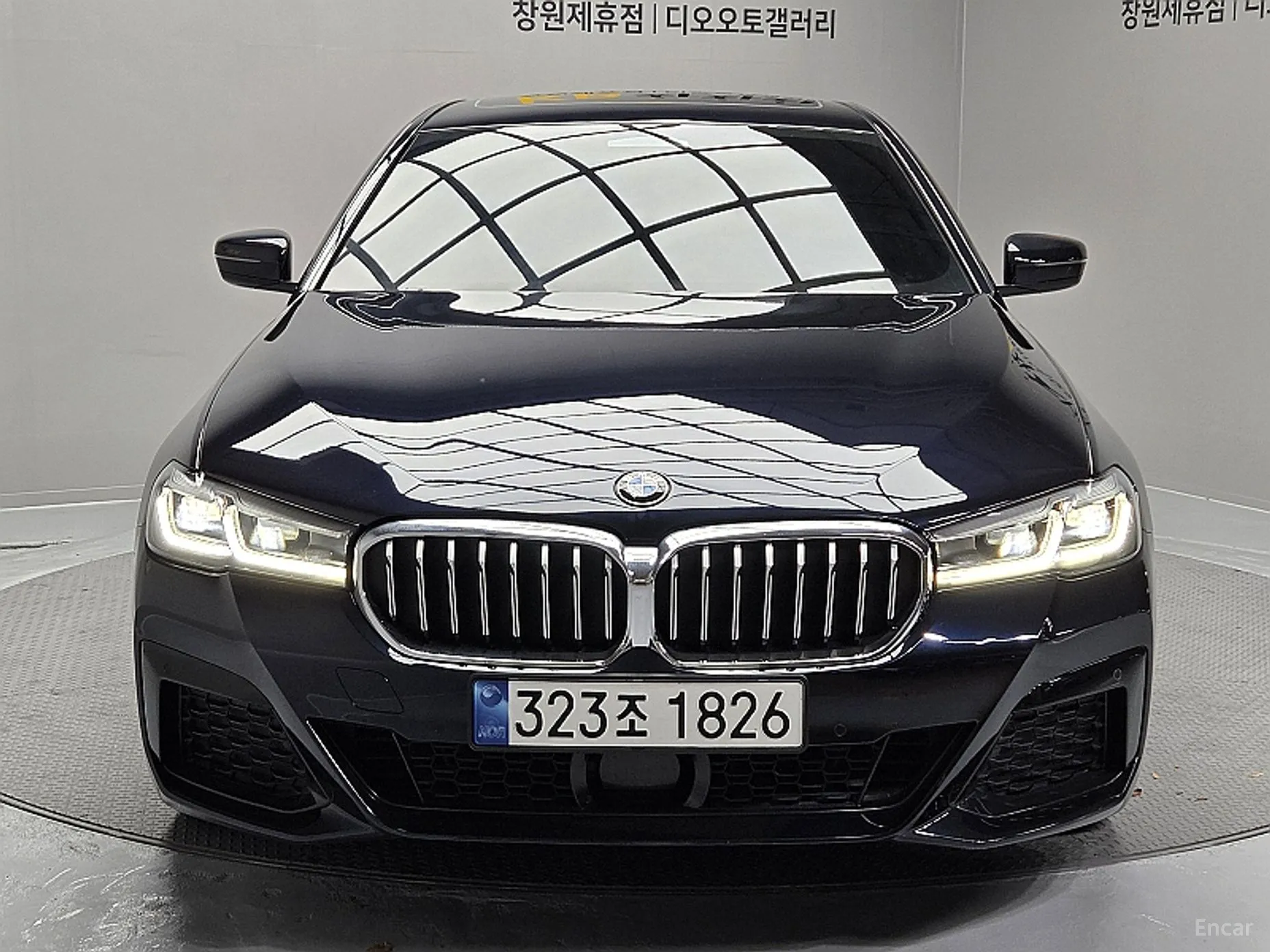 BMW 5 Series (G30) превью 2