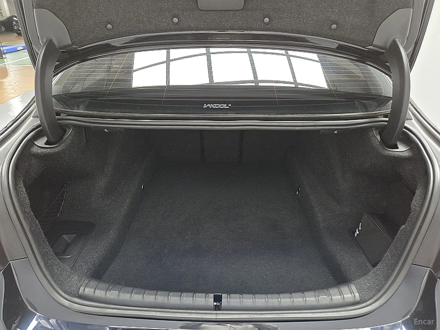 BMW 5 Series (G30) превью 16