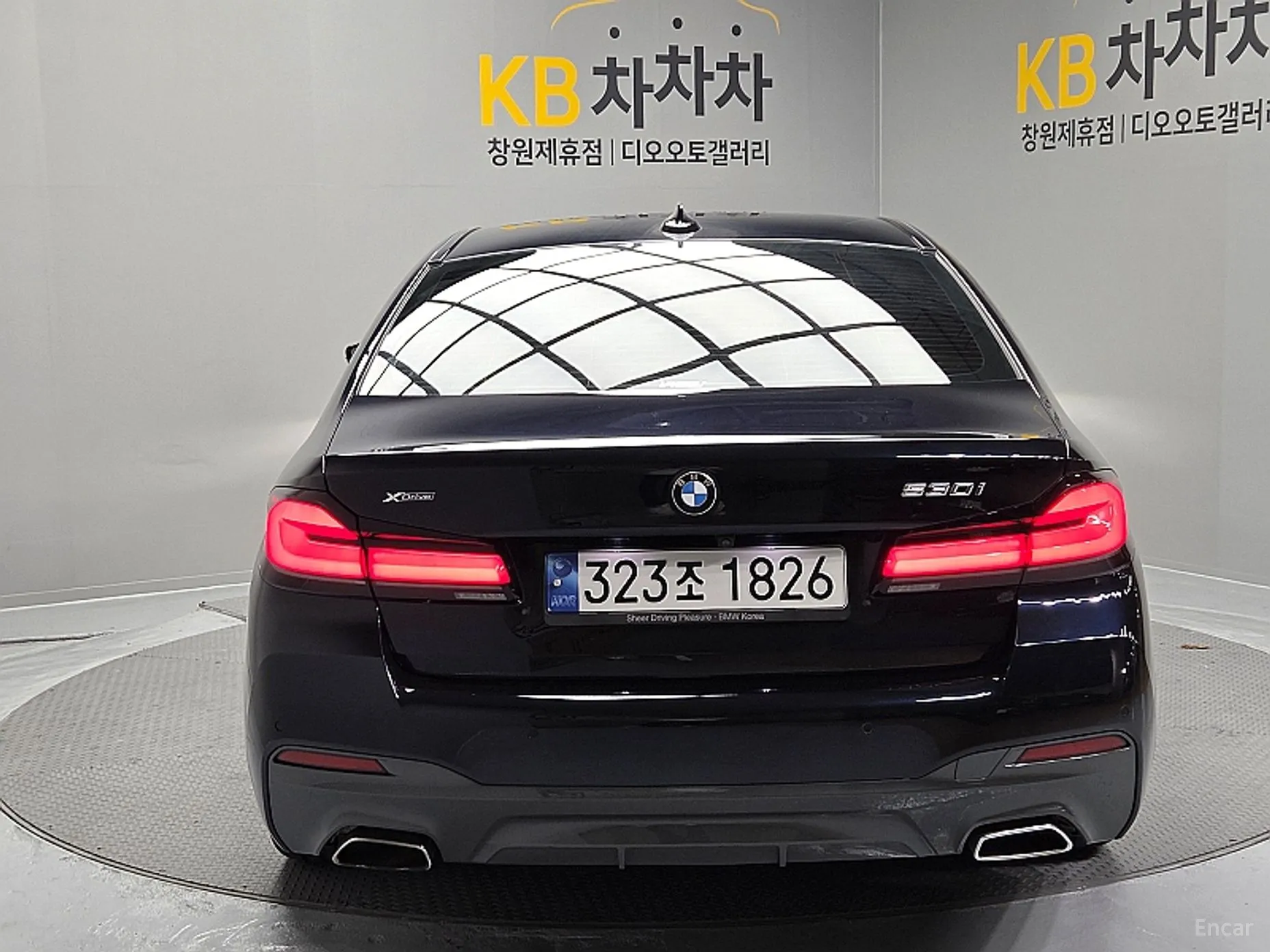 BMW 5 Series (G30) превью 6