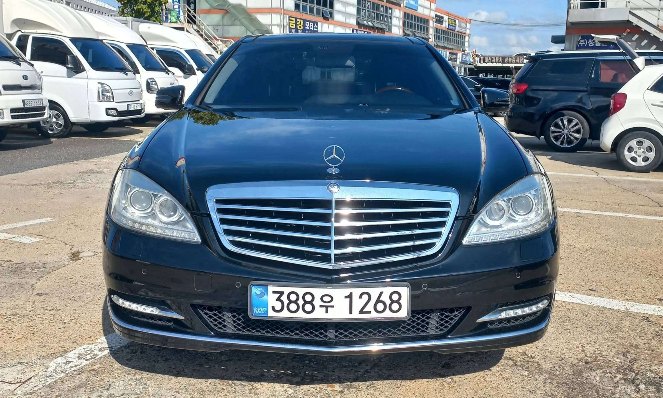 Mercedes Benz S-Class W221