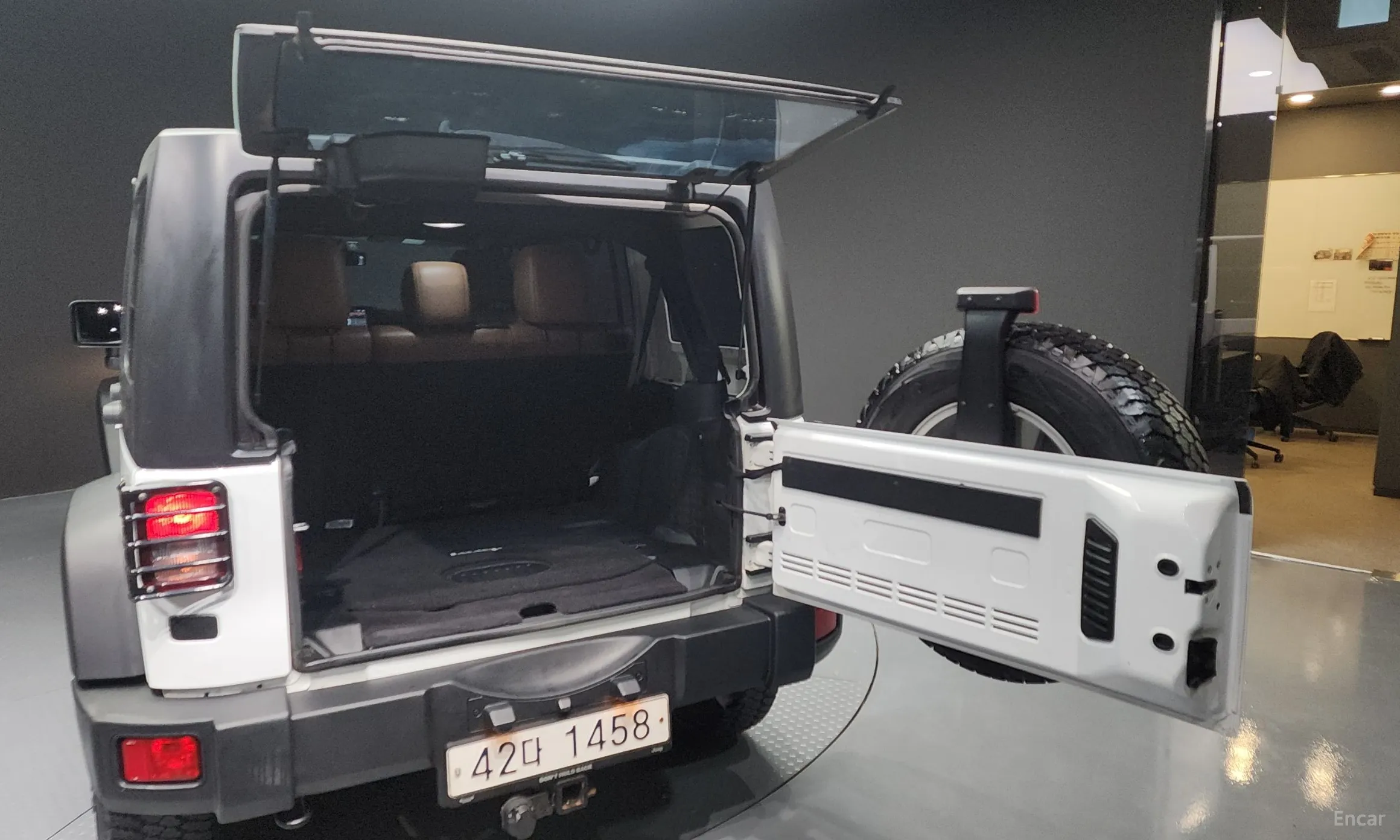 Jeep Wrangler (JK) превью 20