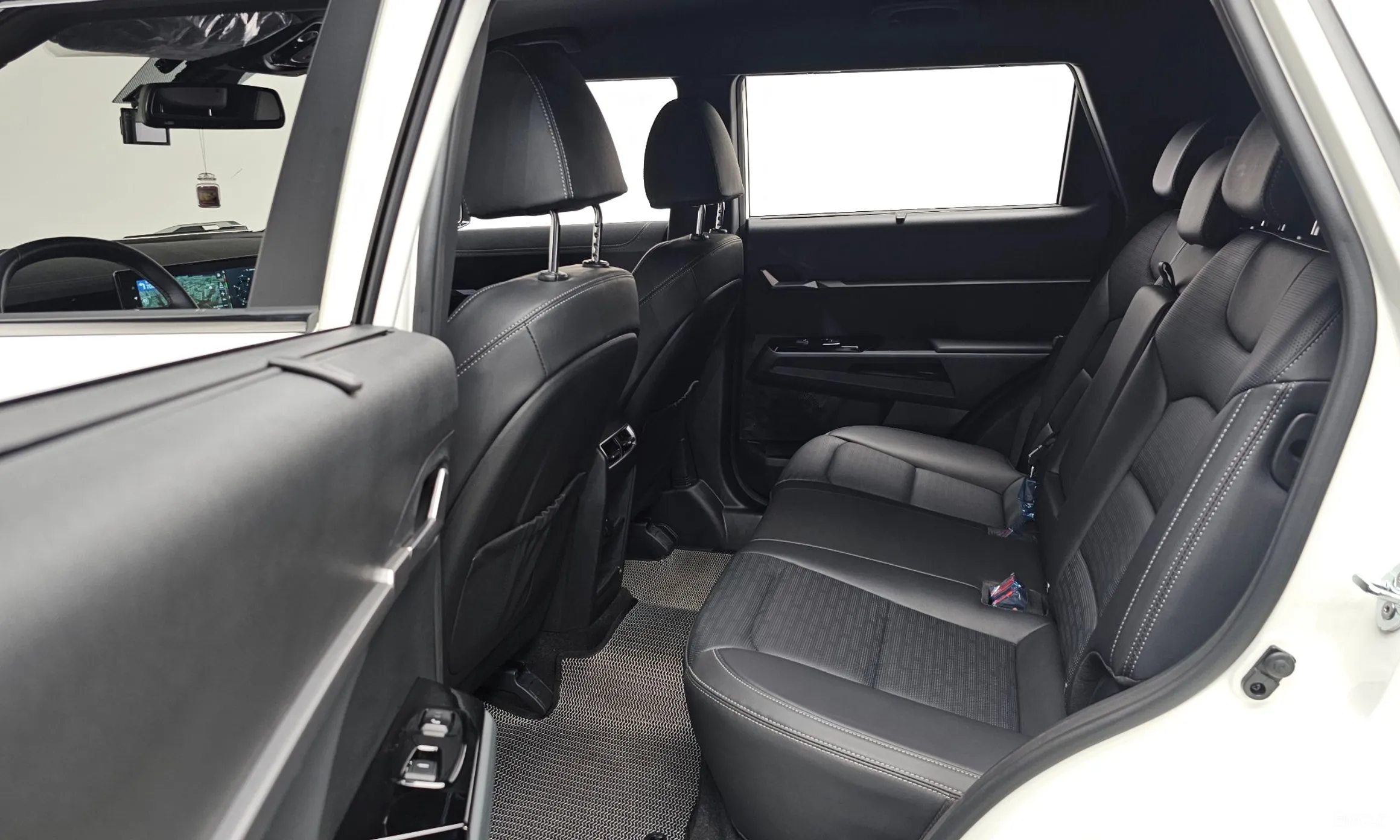 KG Mobility (SsangYong) Torres превью 12