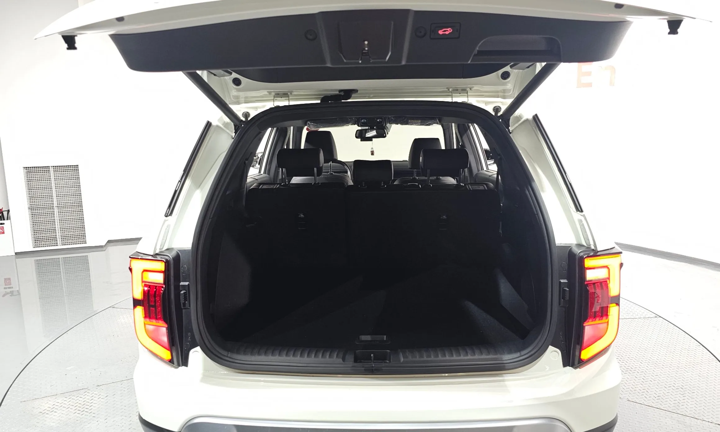 KG Mobility (SsangYong) Torres превью 20