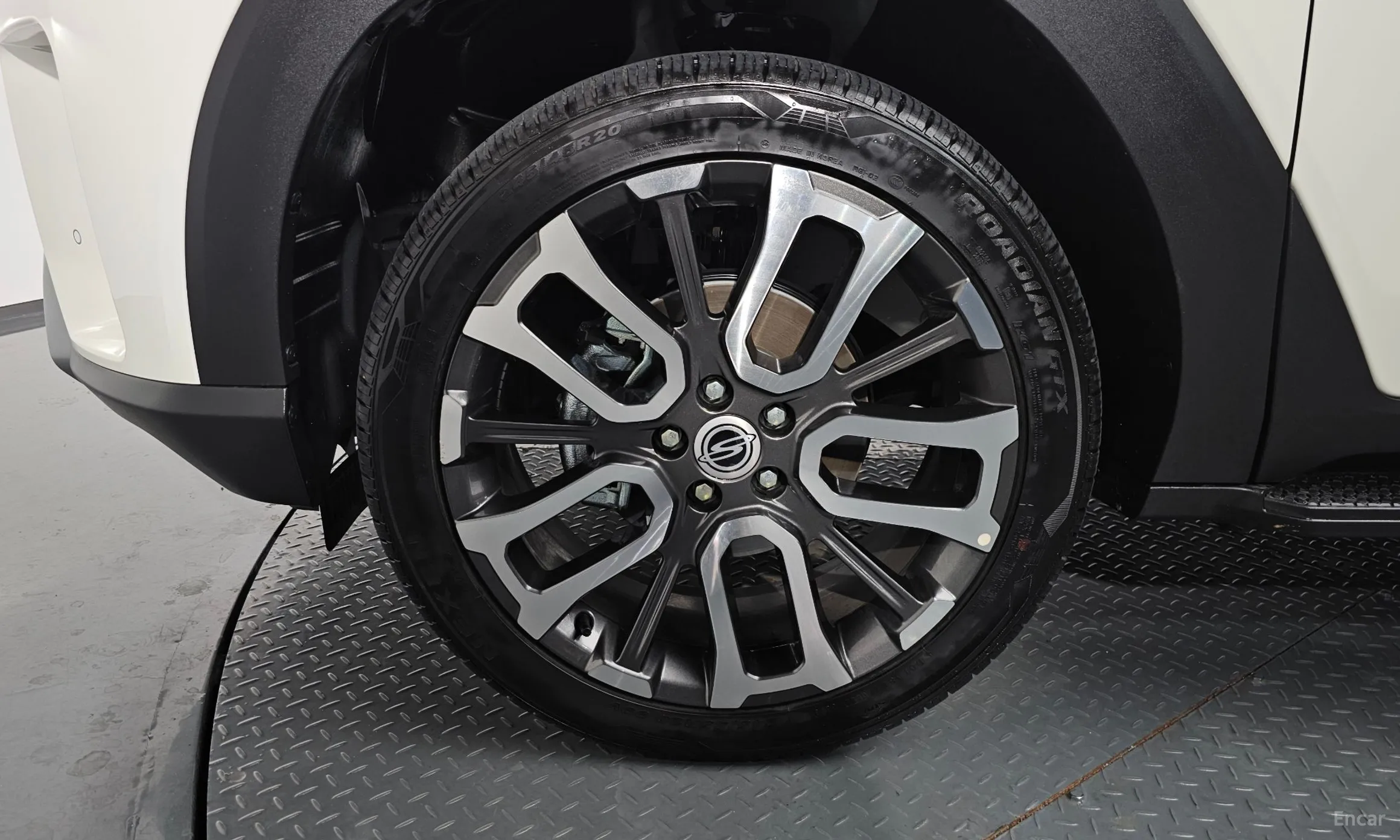 KG Mobility (SsangYong) Torres превью 5