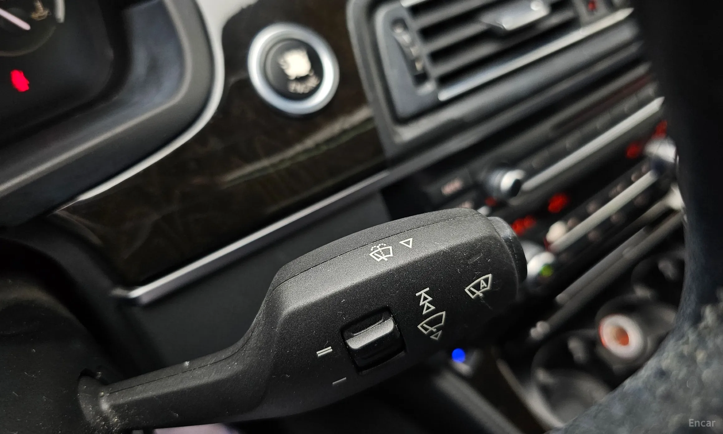 BMW 5 Series (F10) превью 16