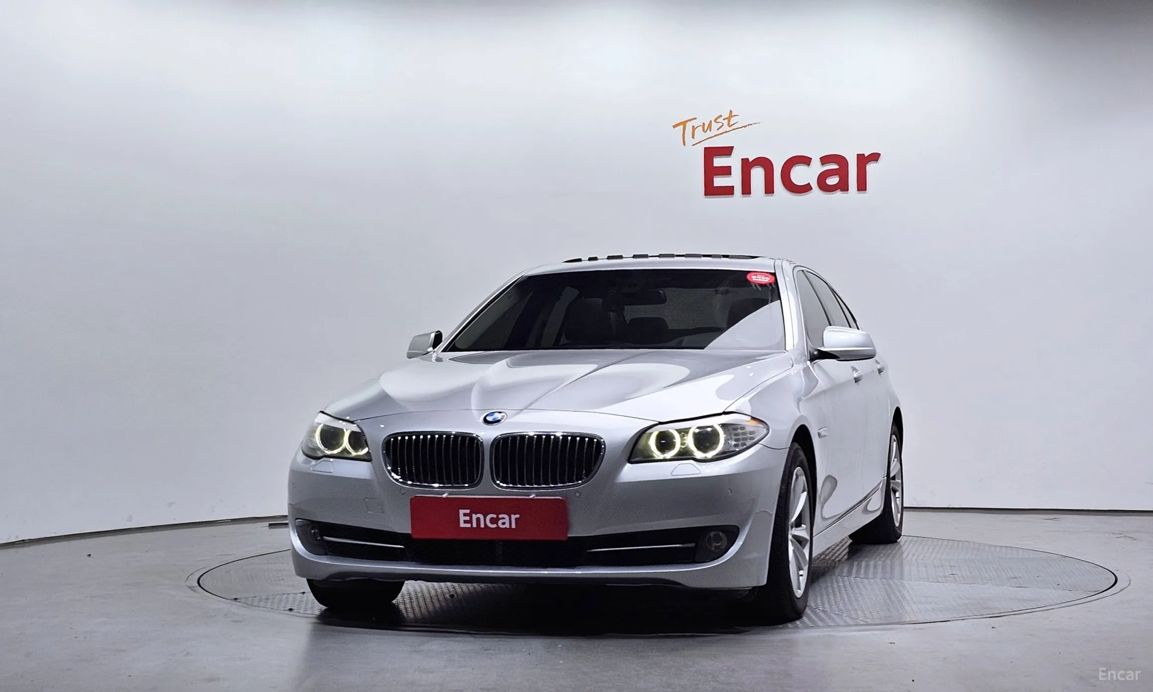 BMW 5 Series (F10) превью 3