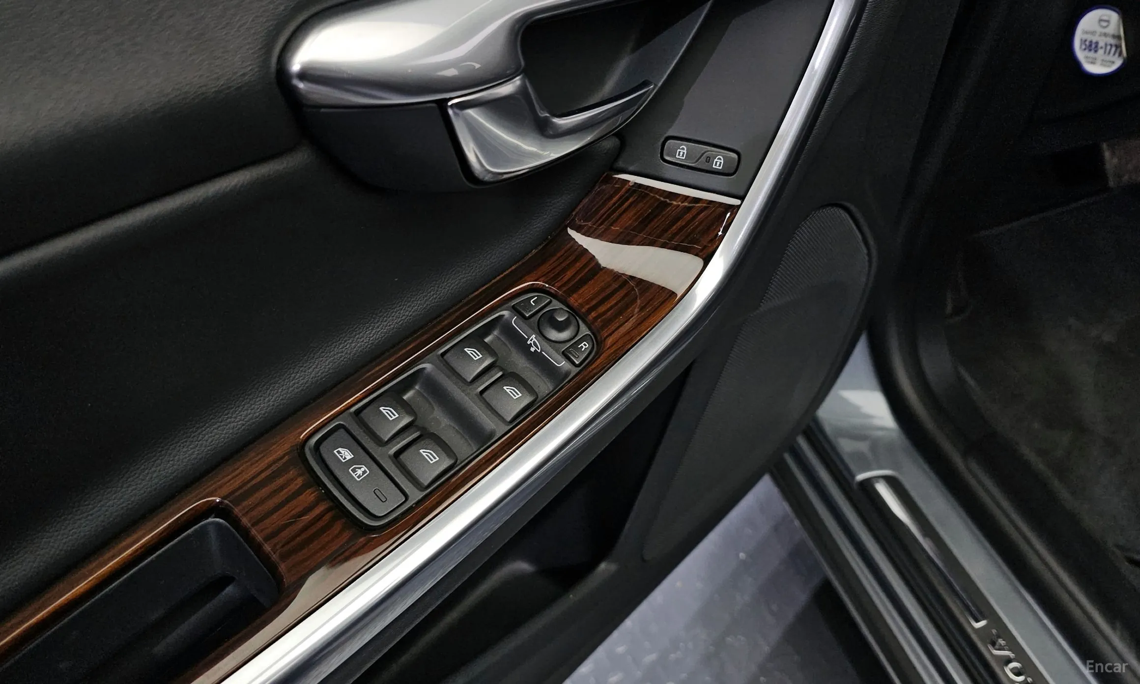 Volvo S60 превью 14