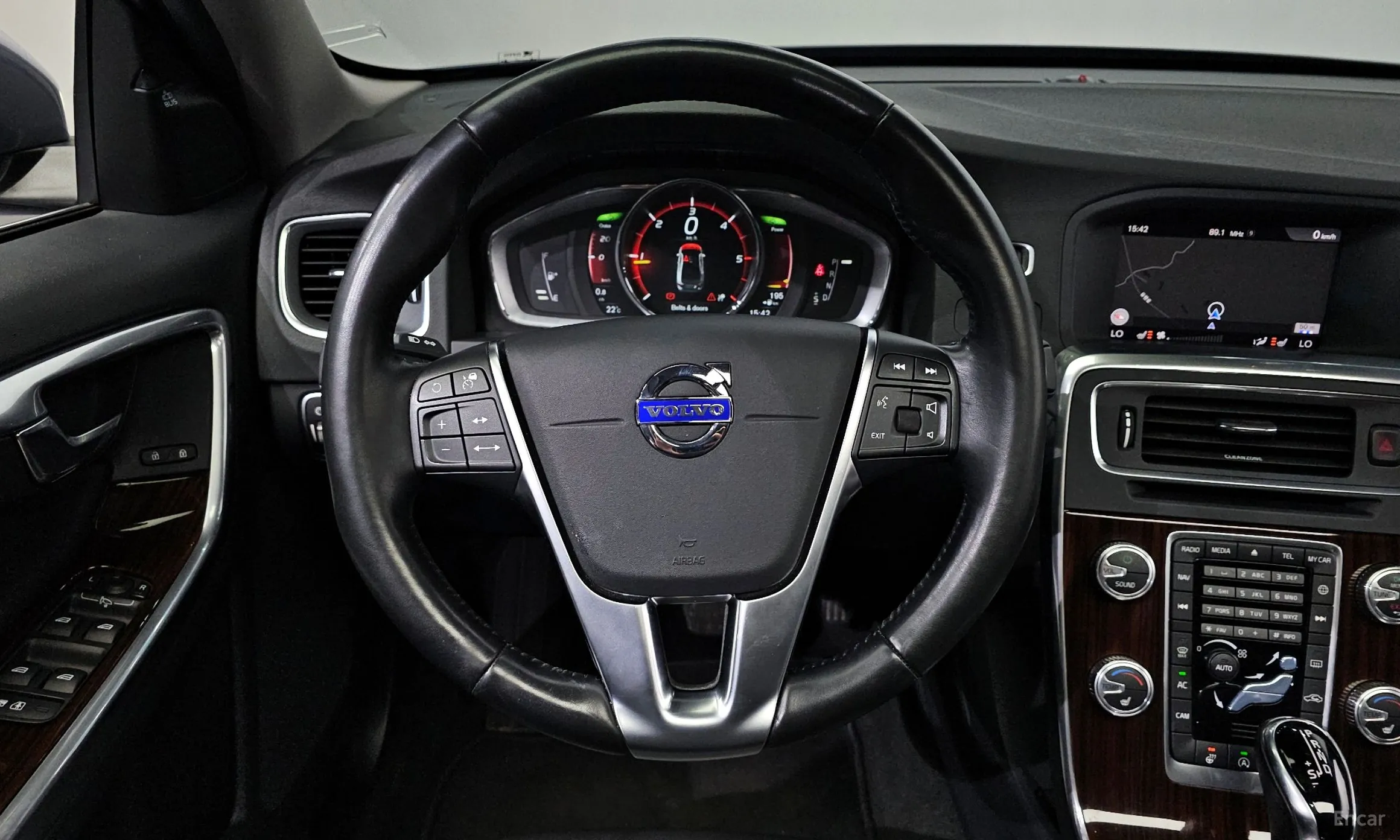 Volvo S60 превью 16