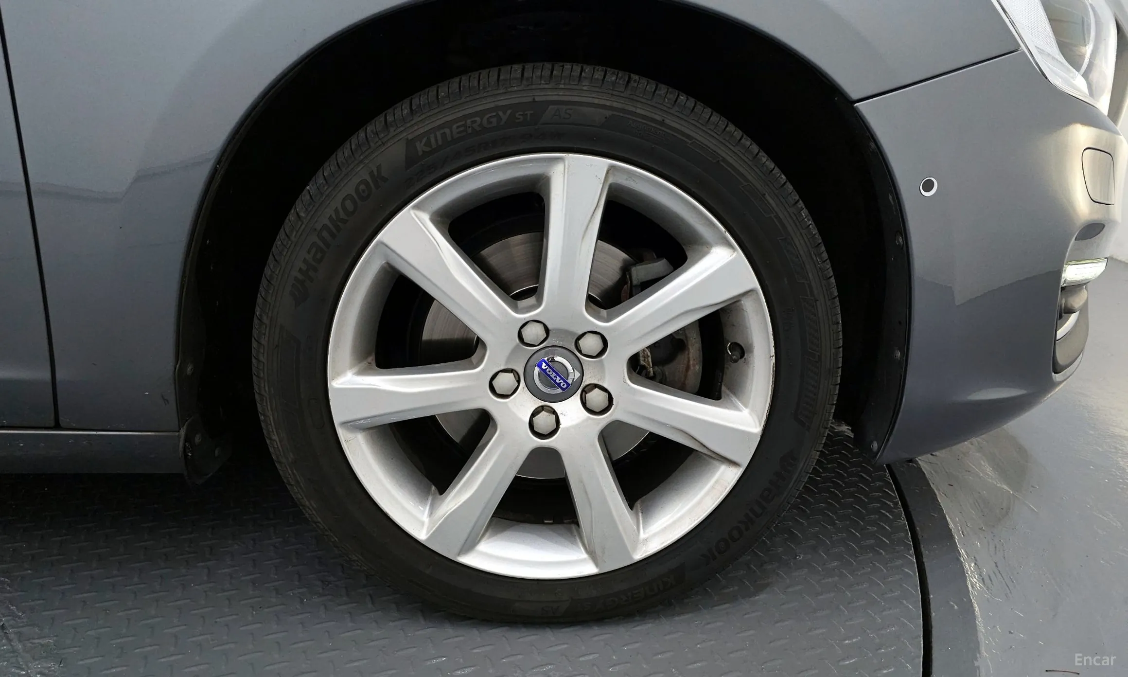 Volvo S60 превью 5
