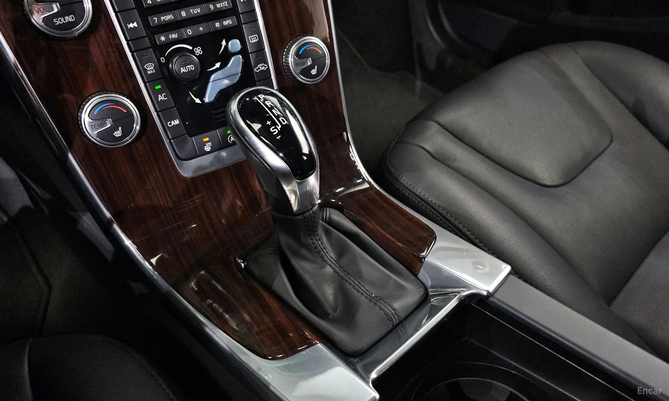 Volvo S60 превью 9
