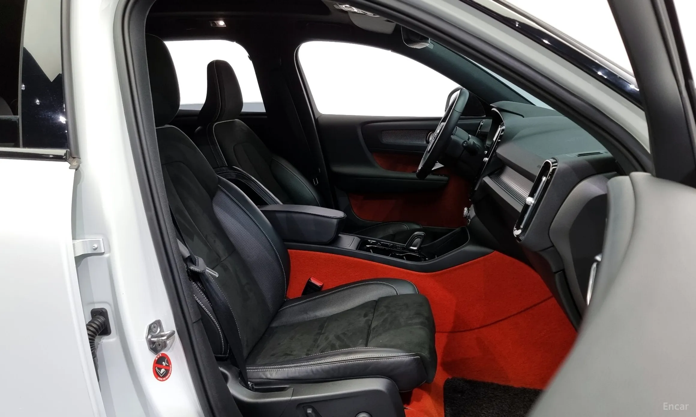 Volvo XC40 превью 11