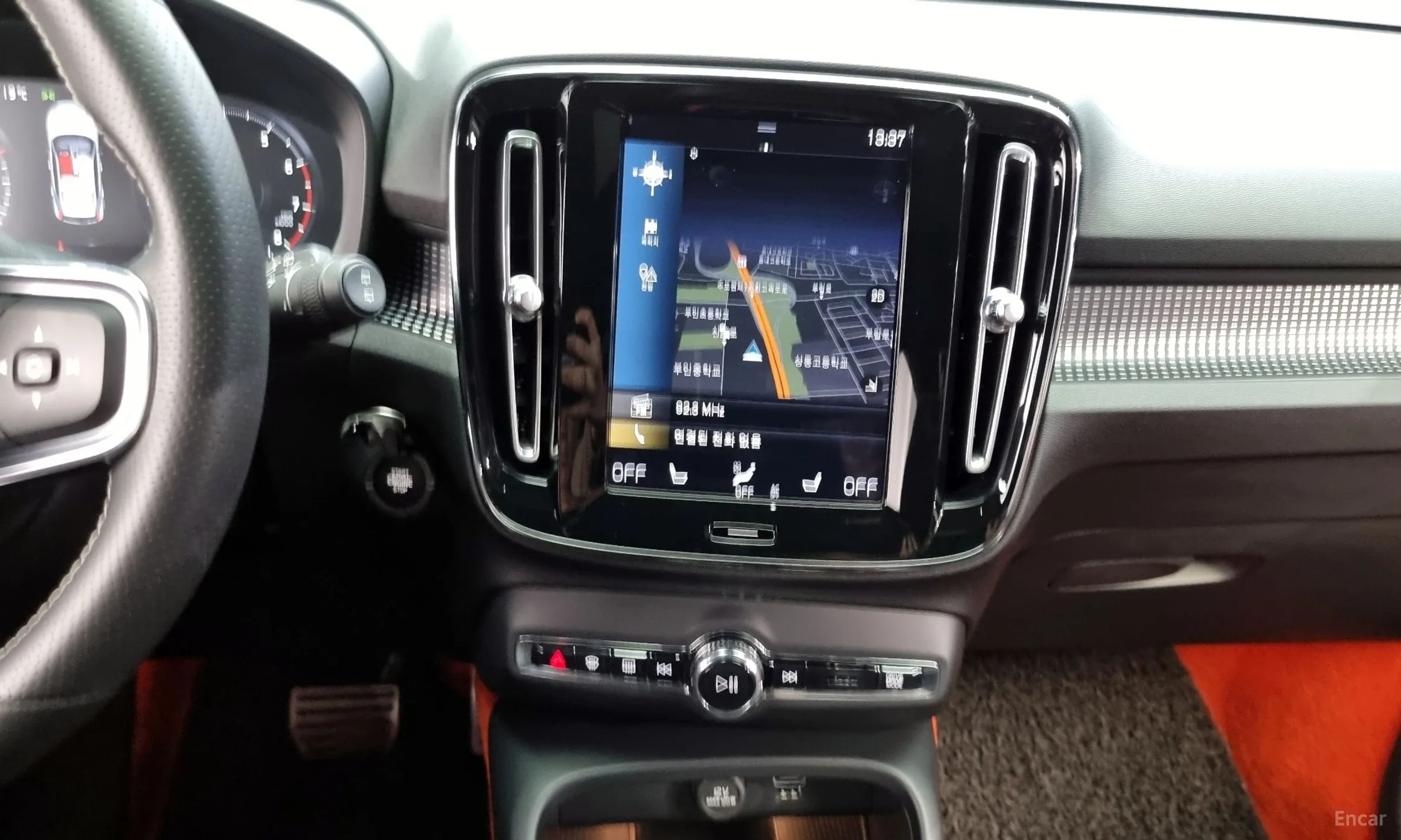 Volvo XC40 превью 14