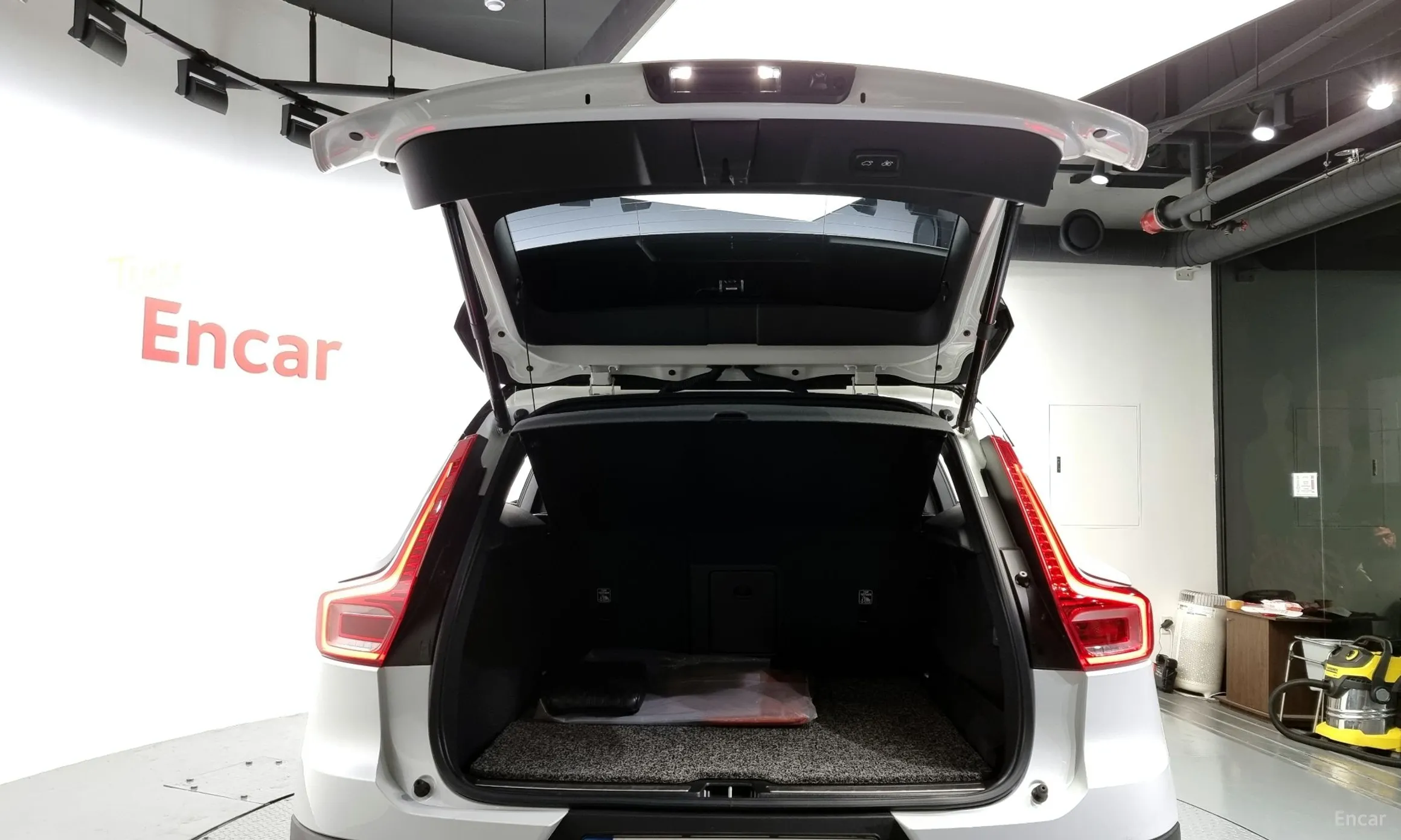 Volvo XC40 превью 20