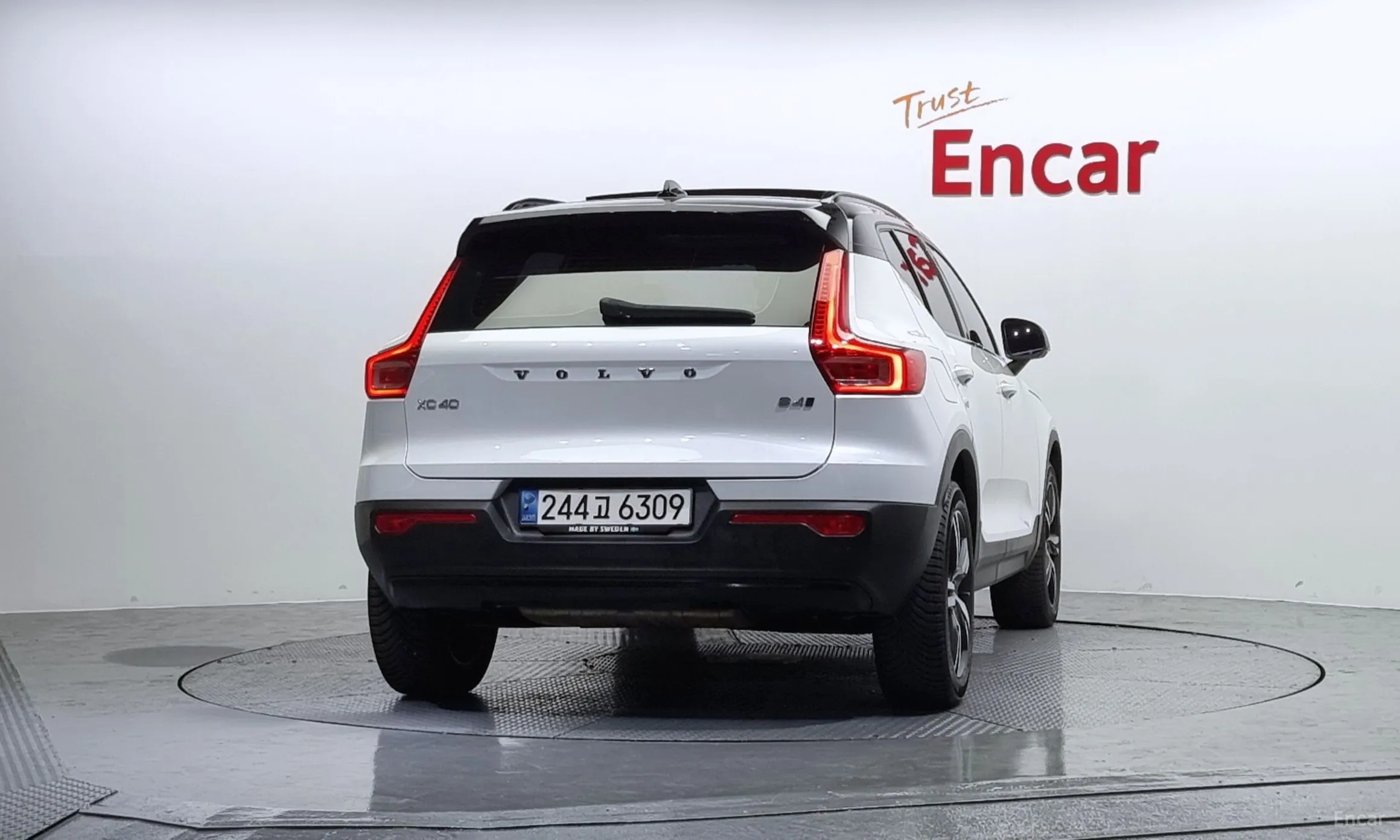 Volvo XC40 превью 4