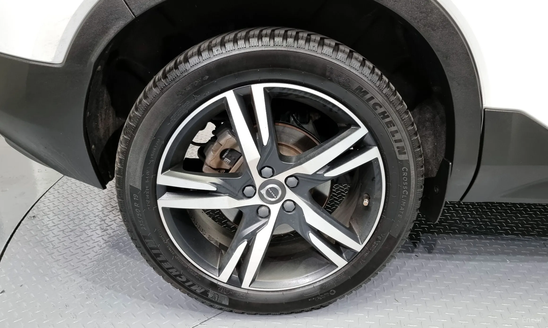 Volvo XC40 превью 5