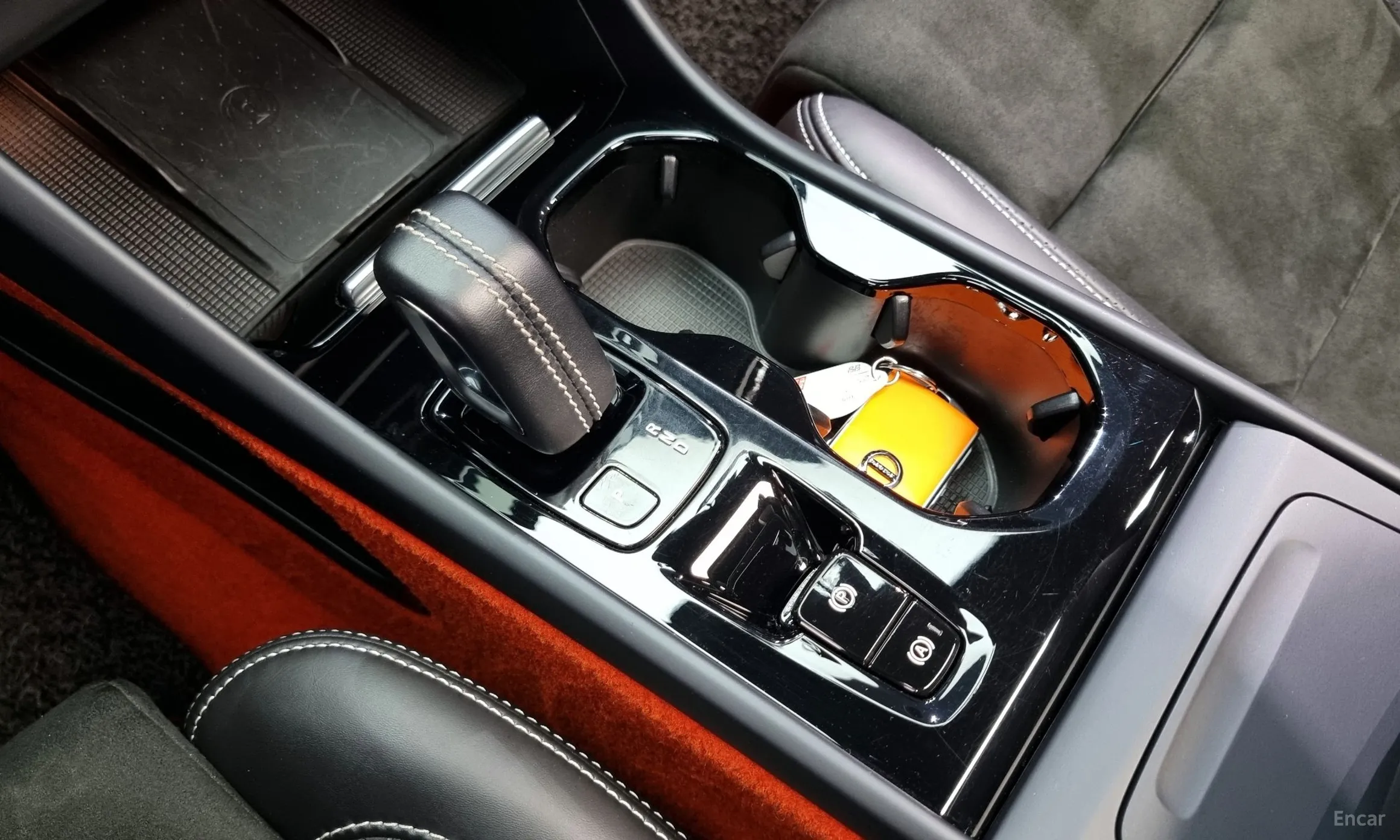 Volvo XC40 превью 9