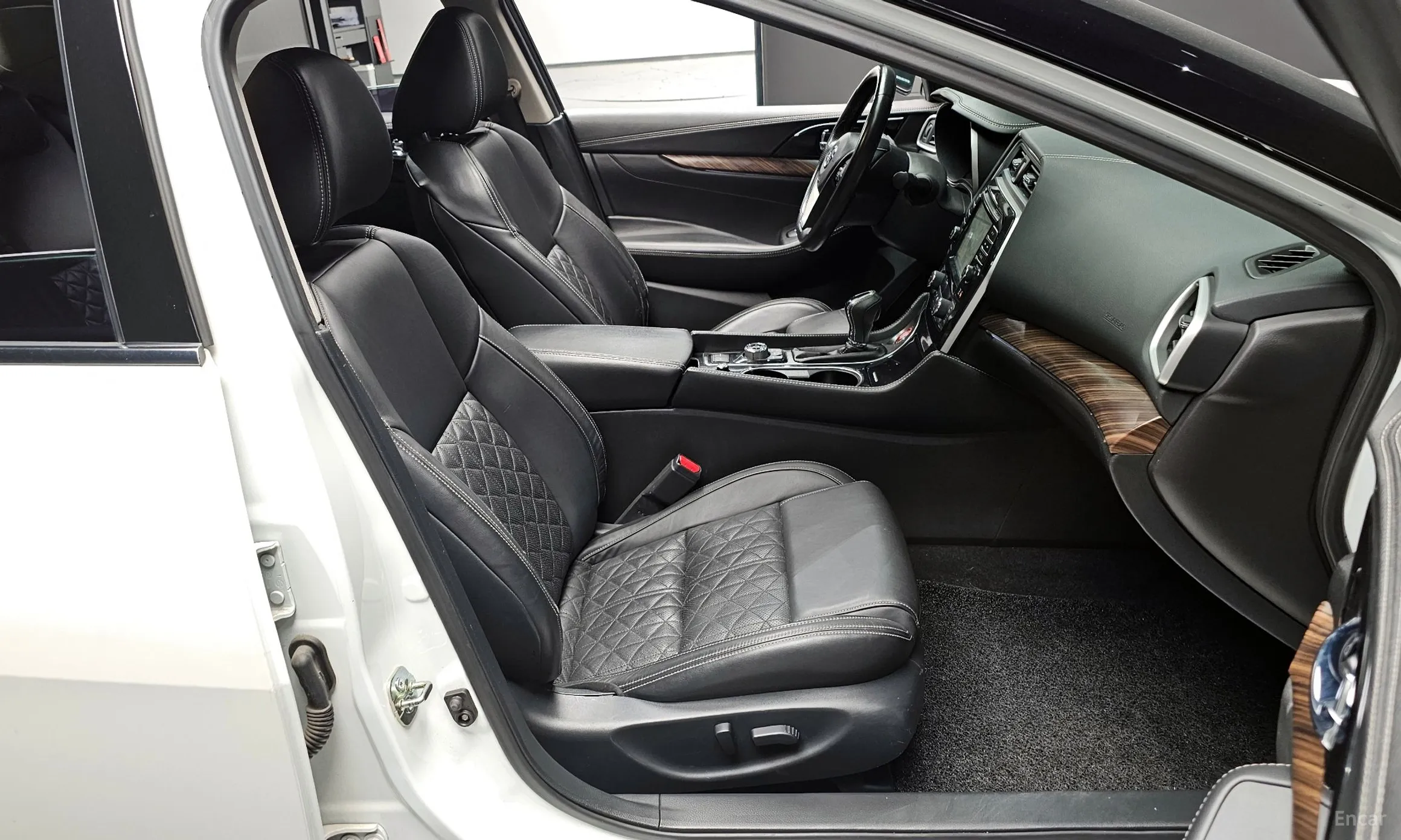 Nissan Maxima (A36) превью 10
