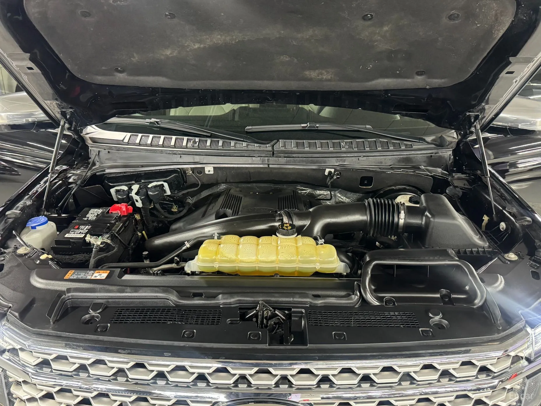 Ford Expedition превью 19