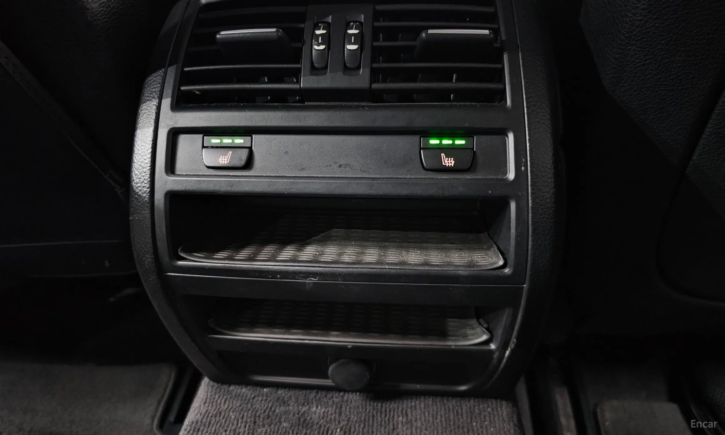 BMW 5 Series (F10) превью 19