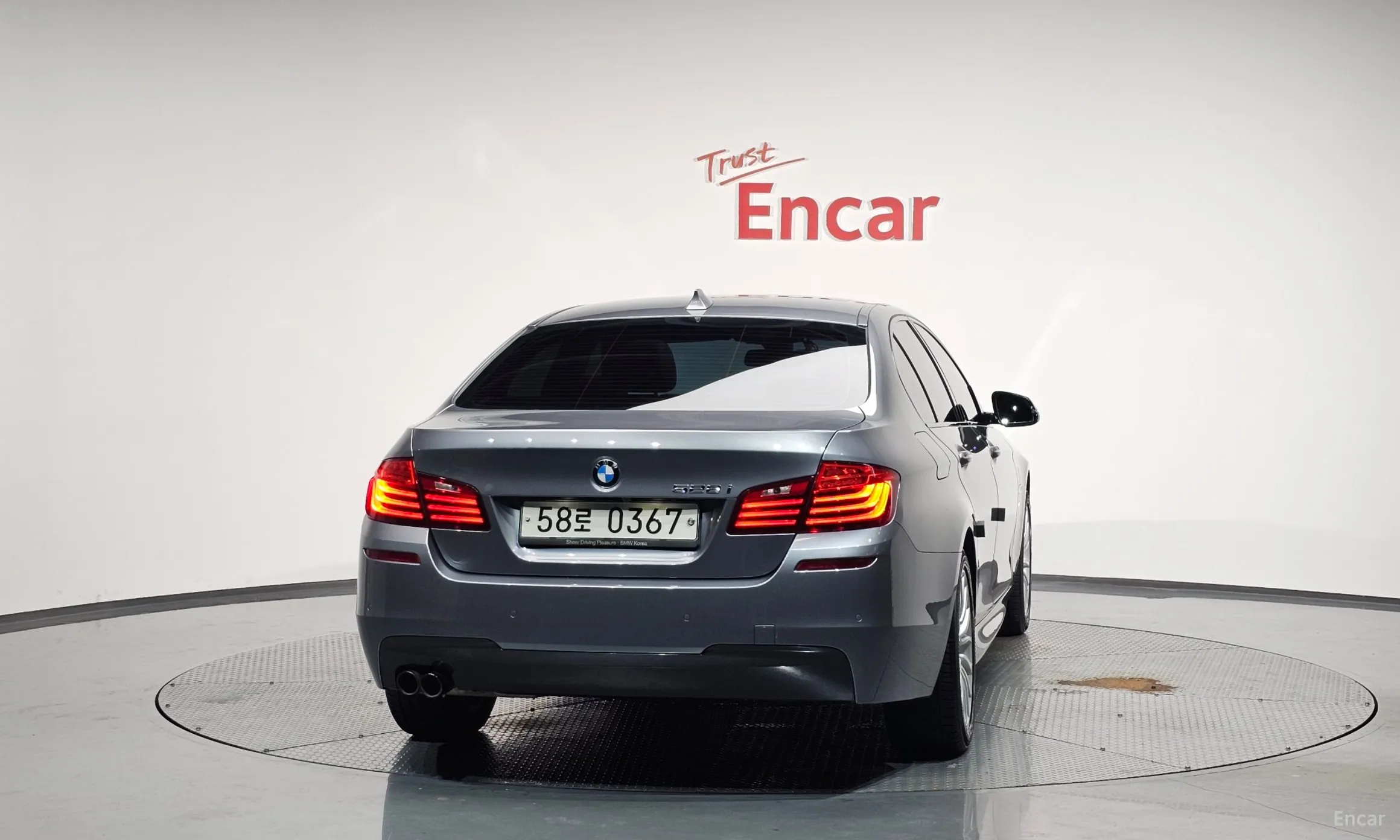 BMW 5 Series (F10) превью 4