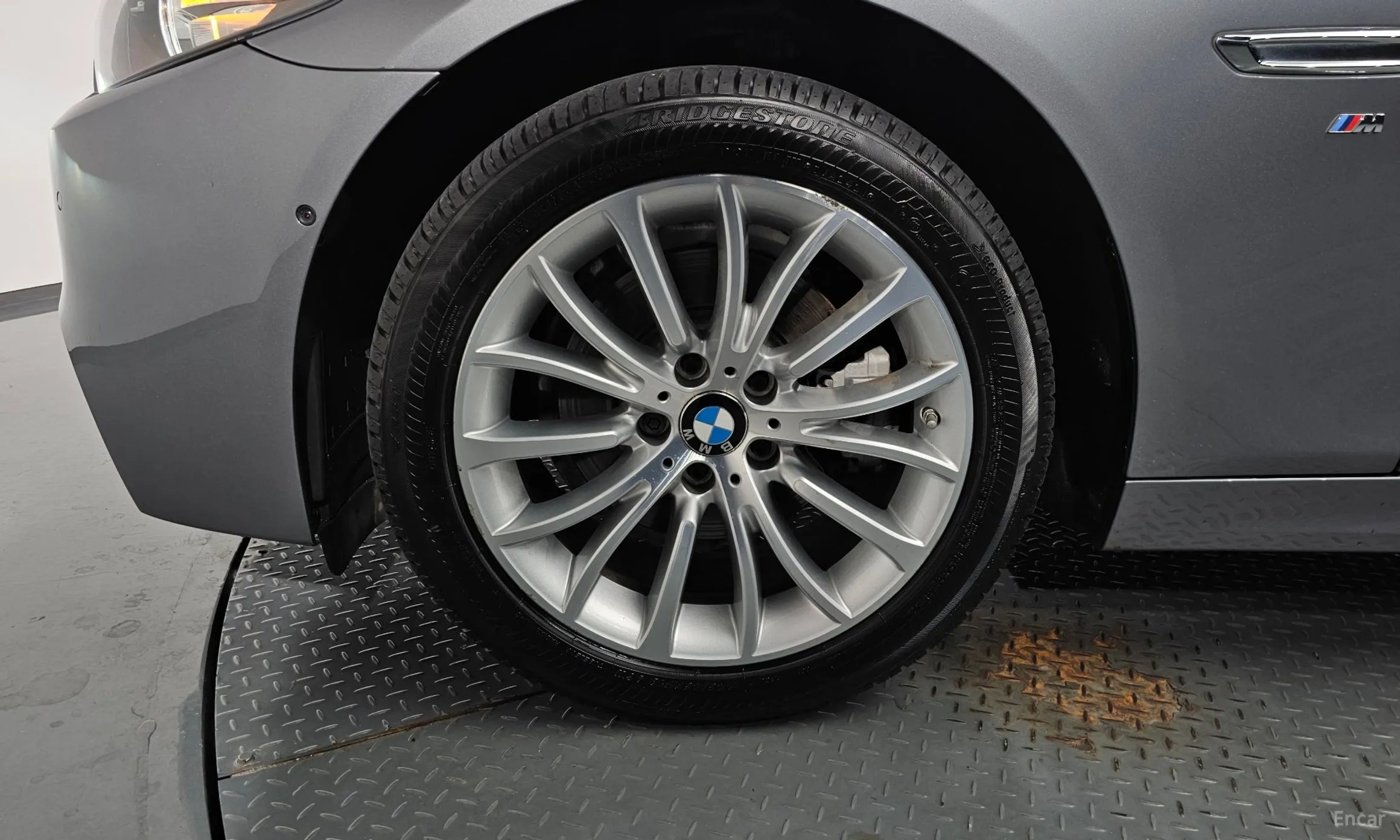 BMW 5 Series (F10) превью 5