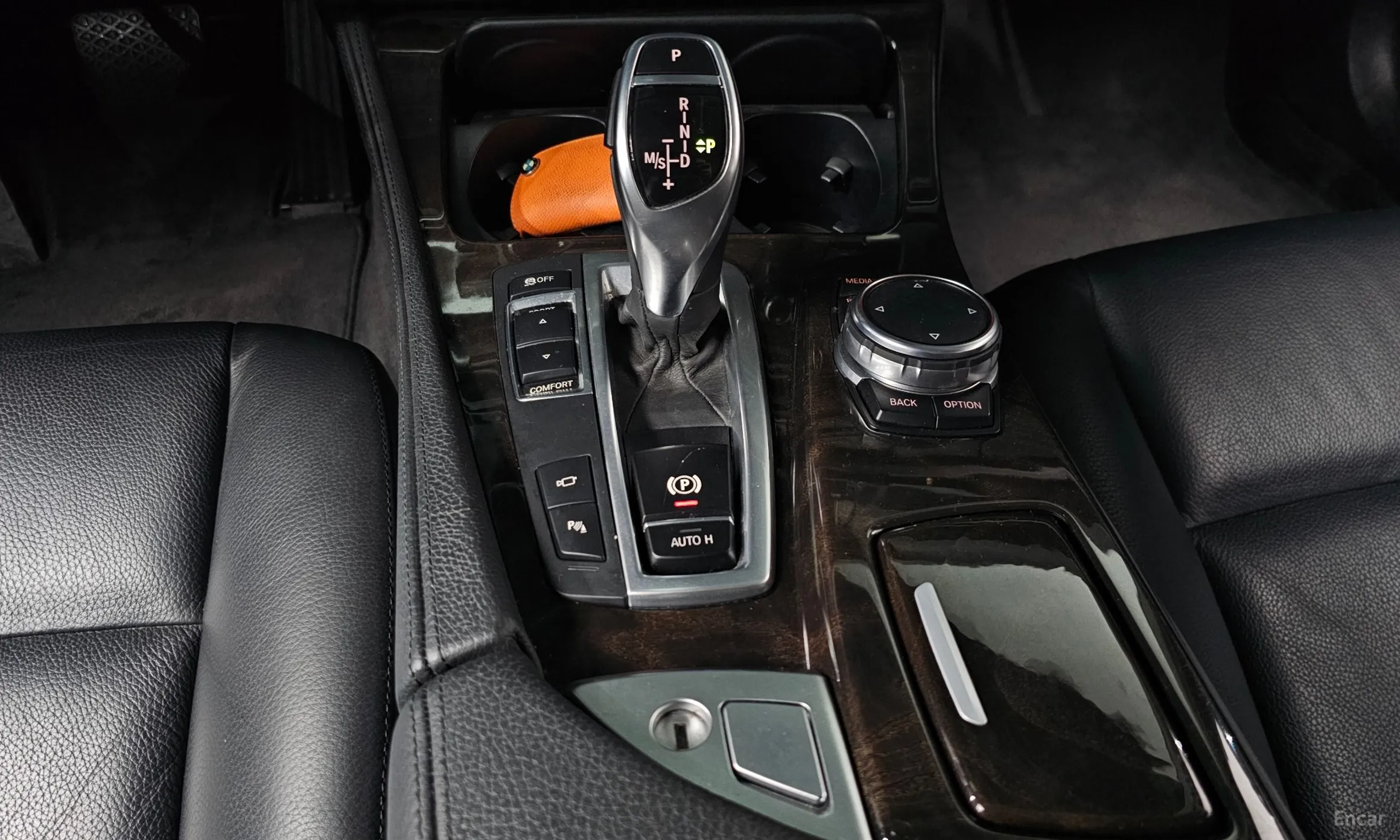 BMW 5 Series (F10) превью 9