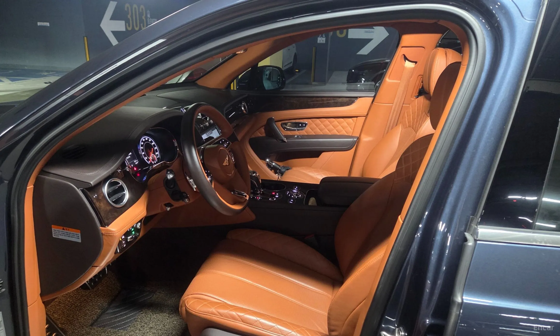 Bentley Bentayga превью 13