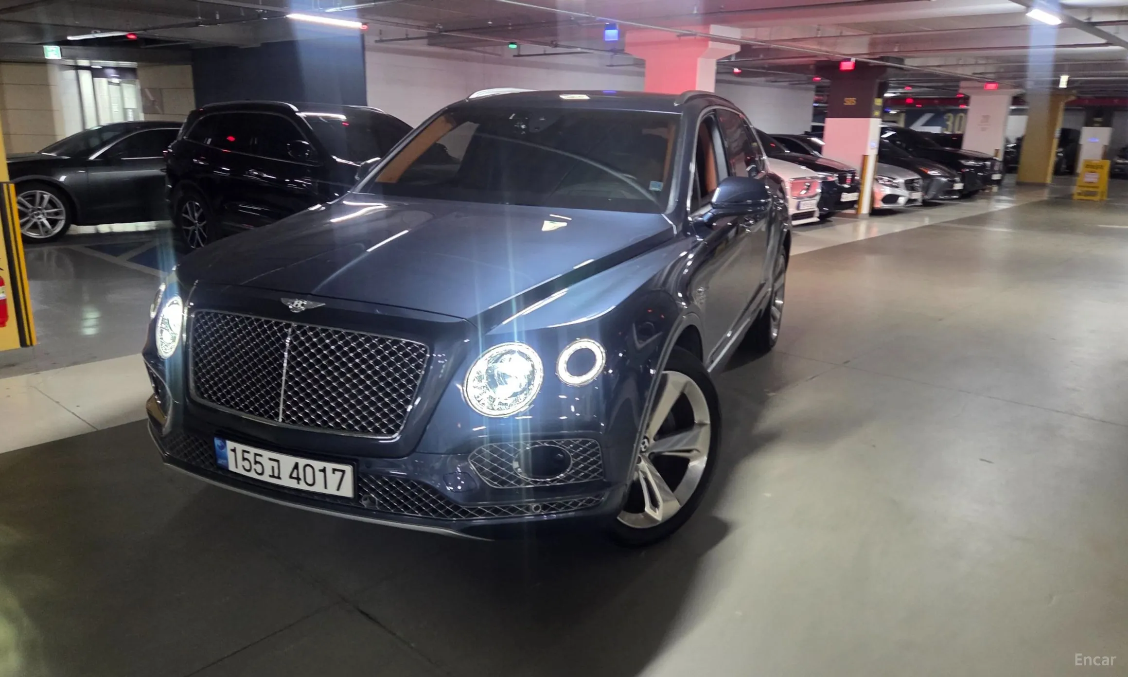 Bentley Bentayga превью 4